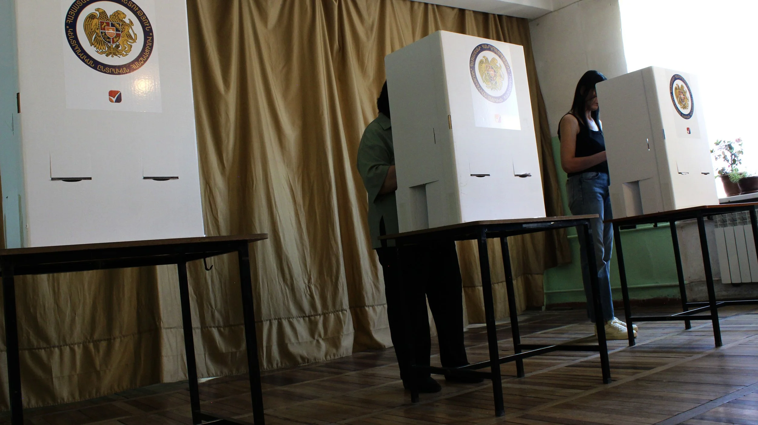 The main political parties include the ruling party, Civil Contract, and the opposition groups, Strong Armenia and Armenia Alliance. 
