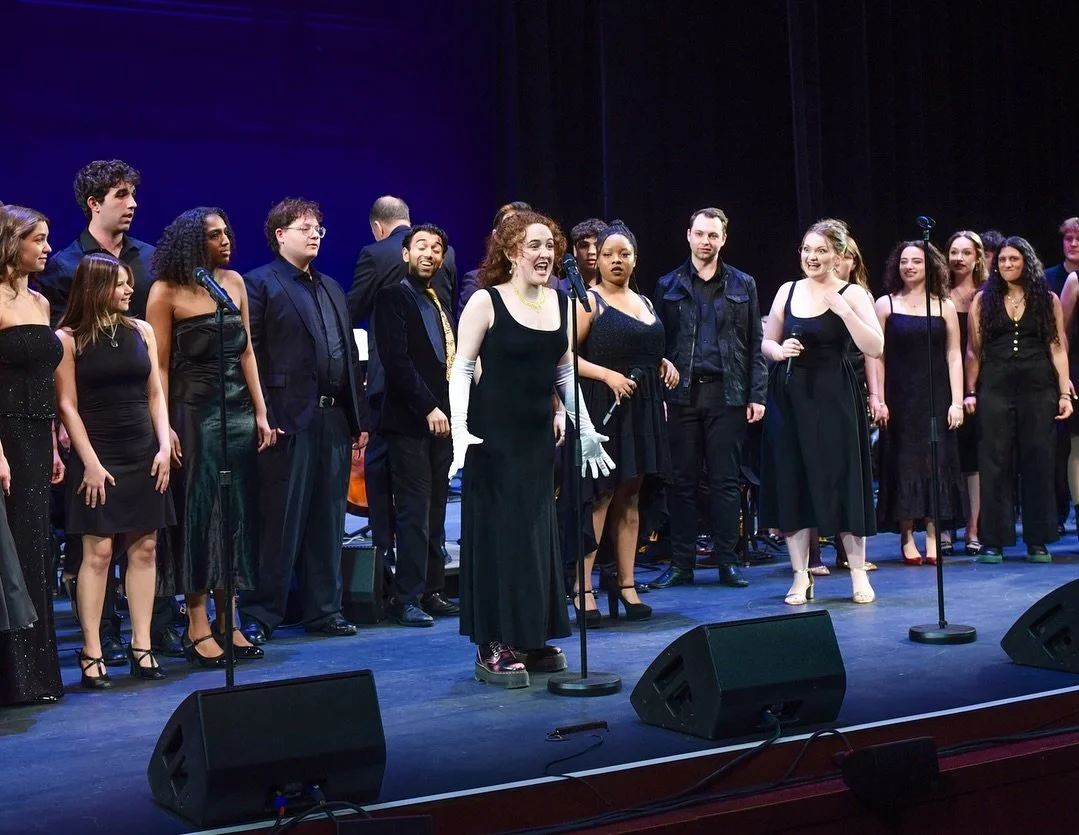 So incredibly honored to have performed for my favorite REGOT winner- Alan Menken 💖

This was such a wonderful way to finish my time at NYU. Thank you Ted Sperling for your wonderful musicianship and leadership- I have loved singing with the Broadwa