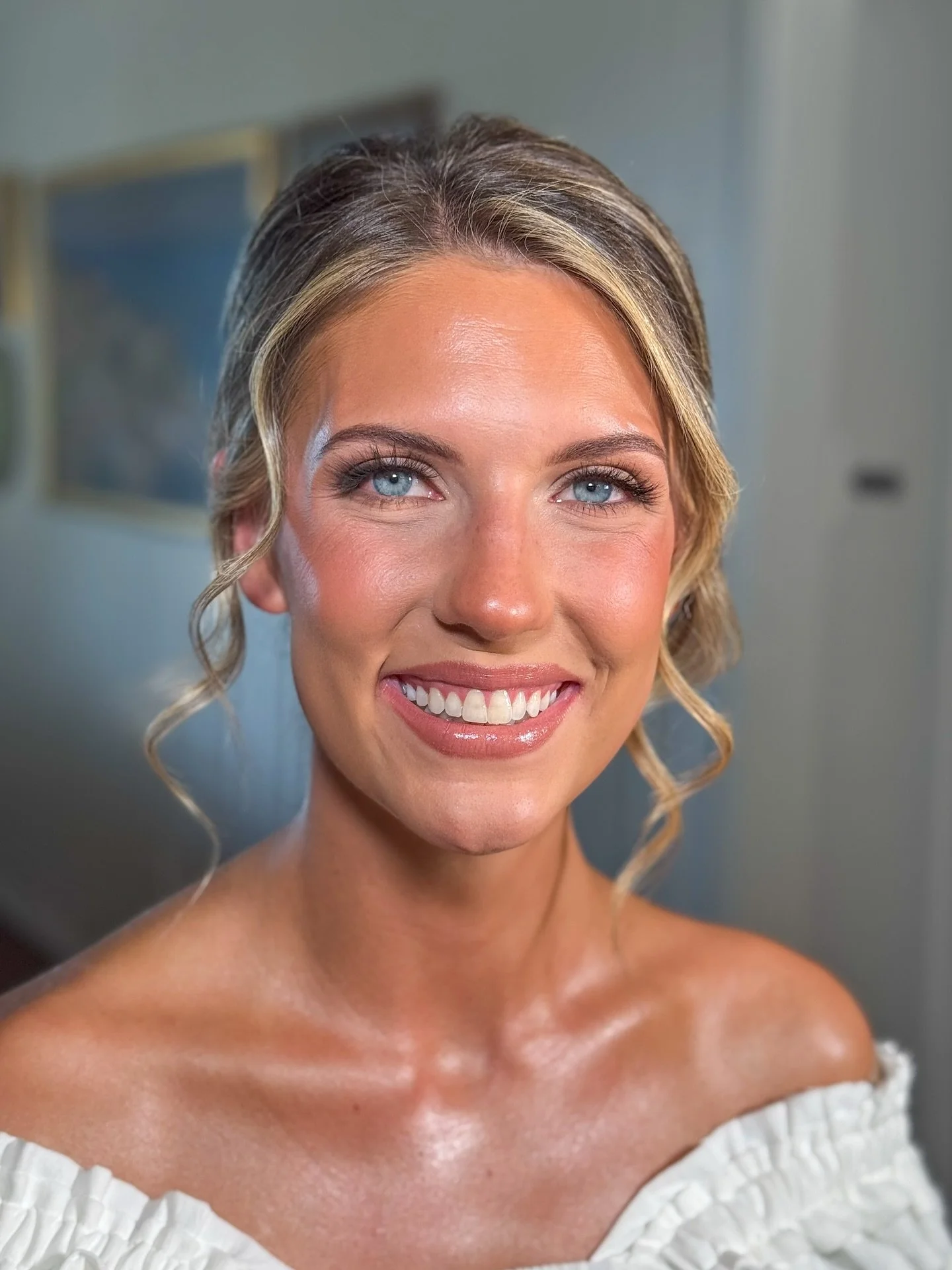 🥂 TIMELESS BRIDAL GLAM 💍

Mrs. Beauchamp was exquisite on her wedding day!! We went for a soft glam that highlighted her features as well as a glam that she can look back on in pictures and still love her makeup years later. 🤍

You are just darlin