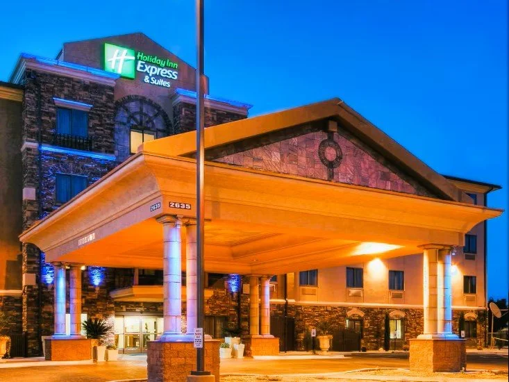Holiday Inn Express & Suites,  2635 South Valley Drive Las Cruces, NM 88005