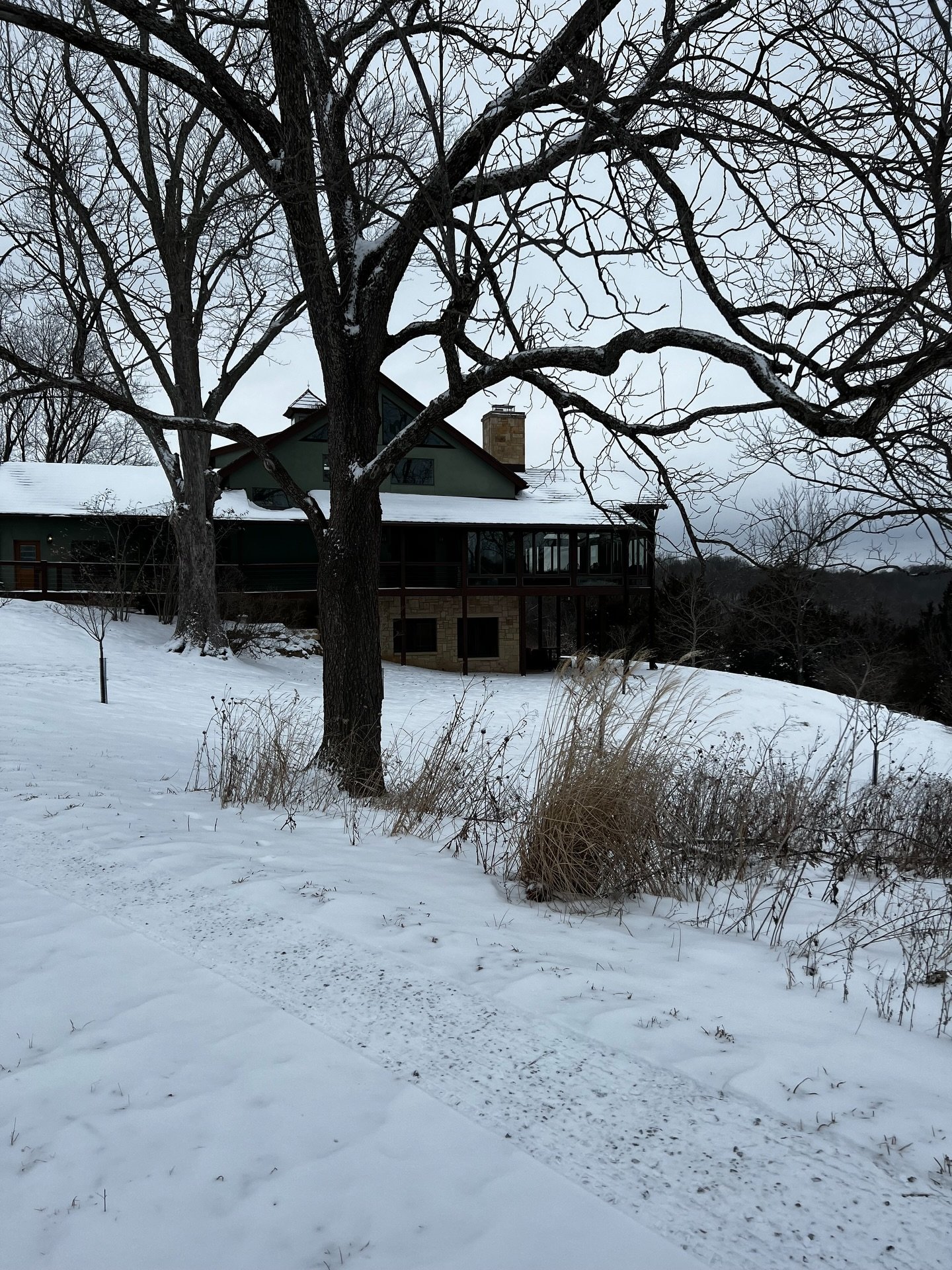 Every season has its own kind of magic ❄️
Winter at Valaterra is quieter, softer, and just as beautiful.