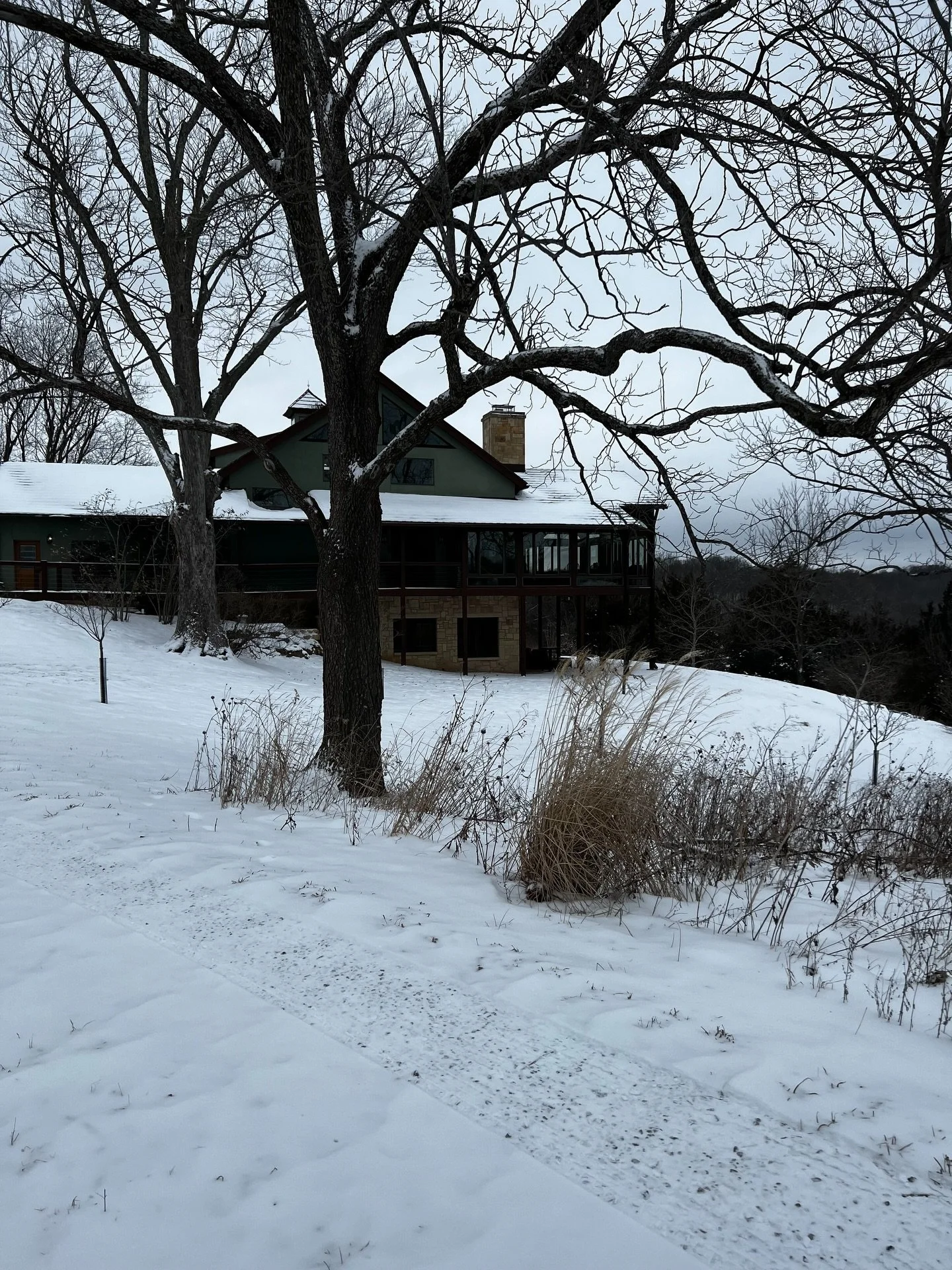 Every season has its own kind of magic ❄️
Winter at Valaterra is quieter, softer, and just as beautiful.