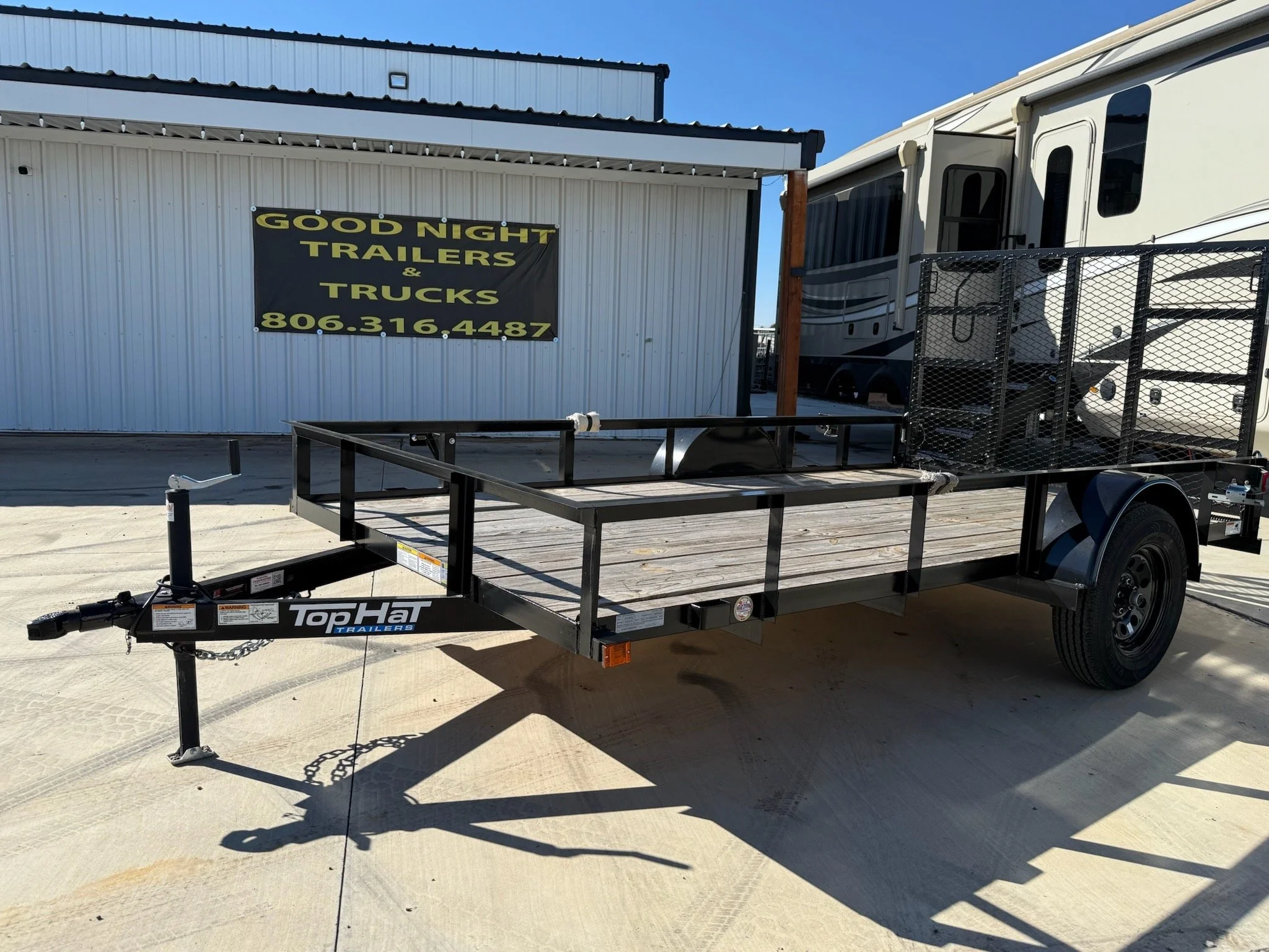 12FT X 77IN, 3K - UTILITY WITH 4FT GATE N251555. 2025 Top Hat - $2586