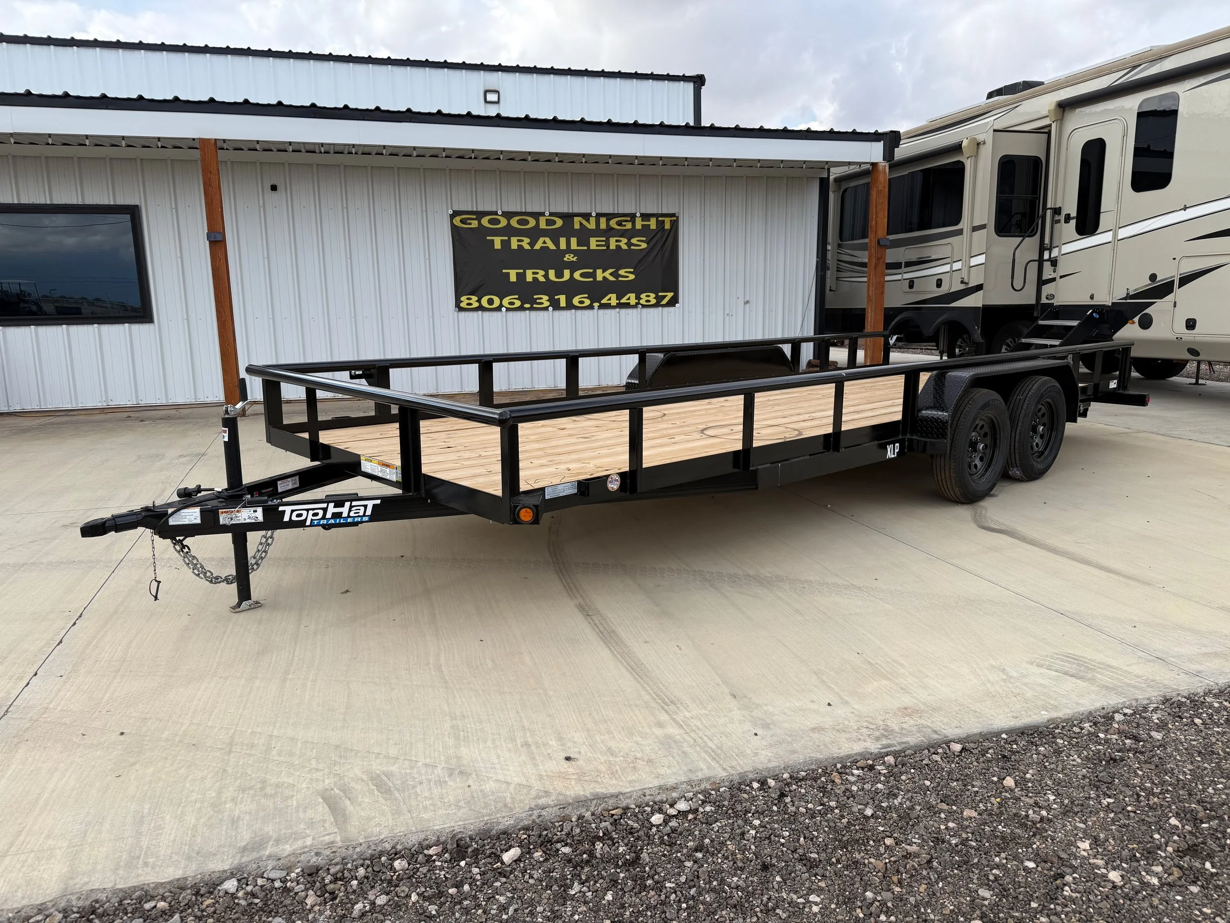 20FT X 83IN, 7K - PIPE RAIL WITH REAR RAMPS N256452 - $4,286.00