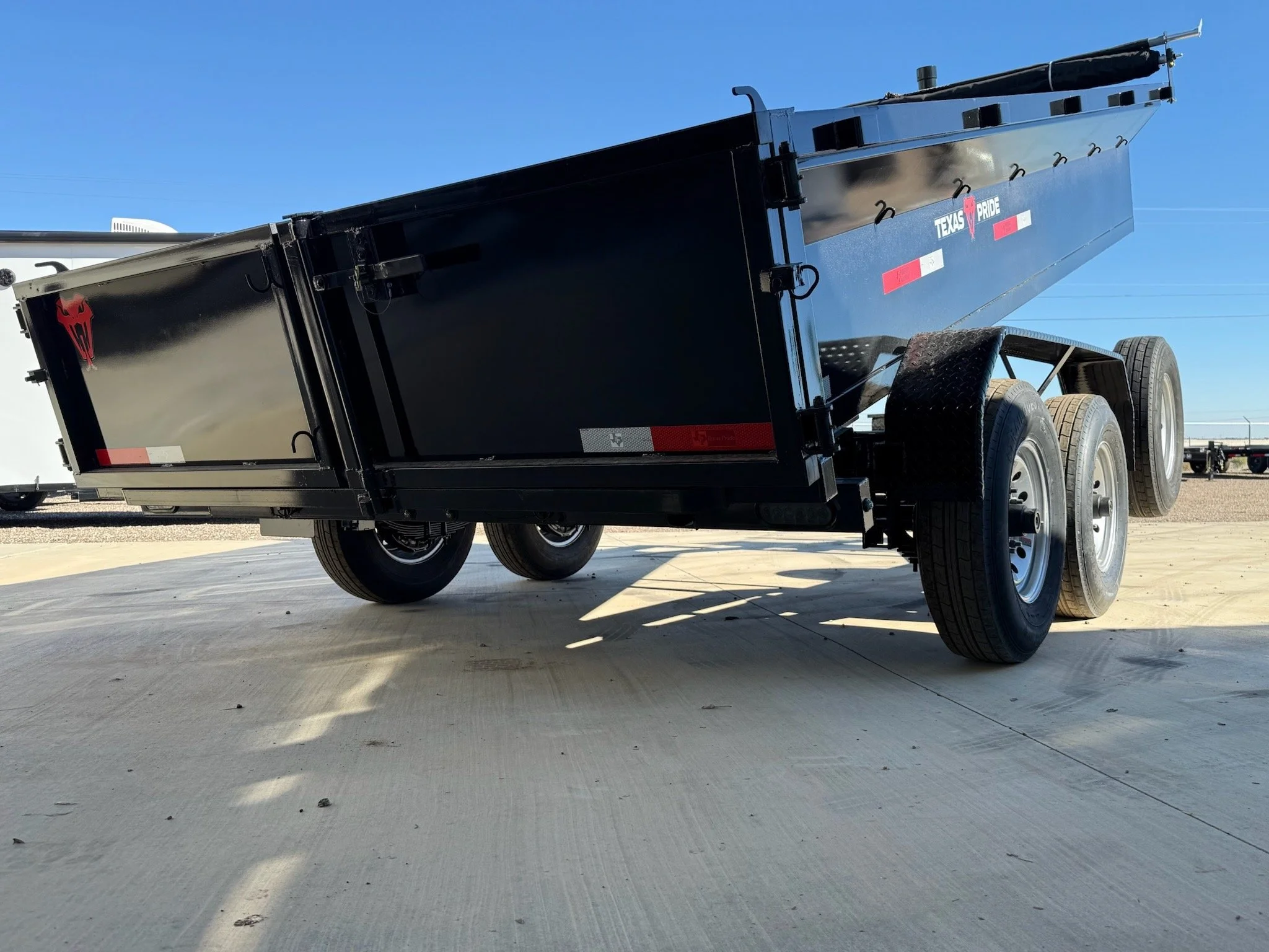 14FT X 83IN, 14K - 2FT WALL WITH RAMPS SPARE & SPARE B077811 - $8,986.00