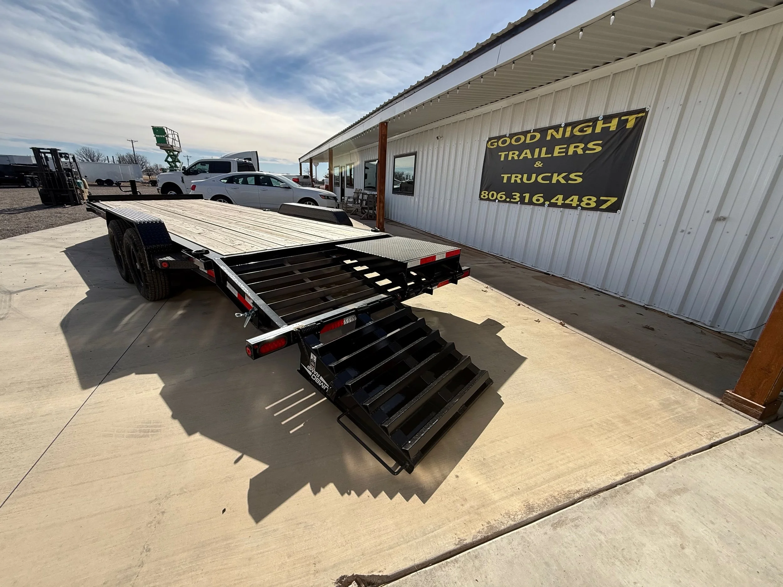 24FT X 83IN, 14K - EQUIPMENT WITH JUMBO RAMPS N250600 - 2025 Top Hat - $7,586.00