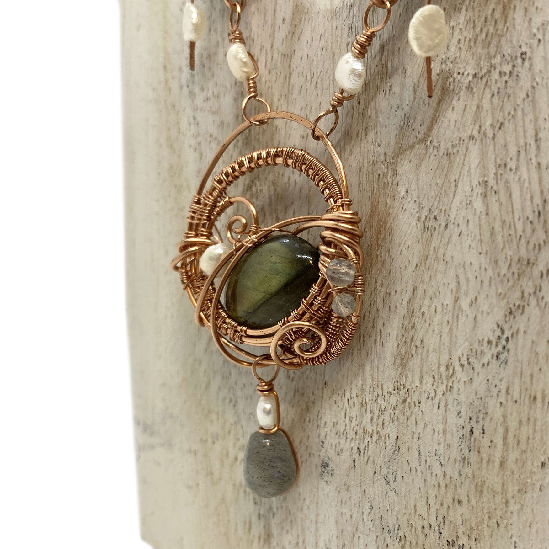 labradorite neck 5.png