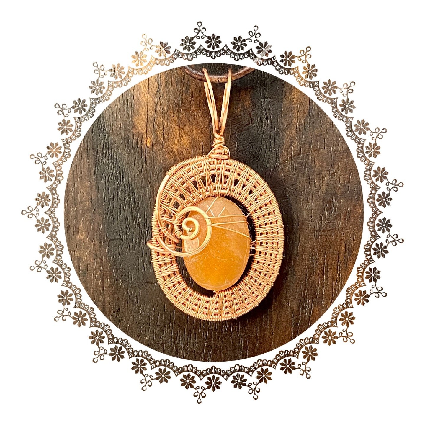 Orange Aventurine wrapped with a wheat inspired pattern. Aventurine is a great stone for creativity, abundance, confidence and courage. I felt inspired by the abundance aspect of this stone and images of wheat fields and sun rays came to me. 

What i