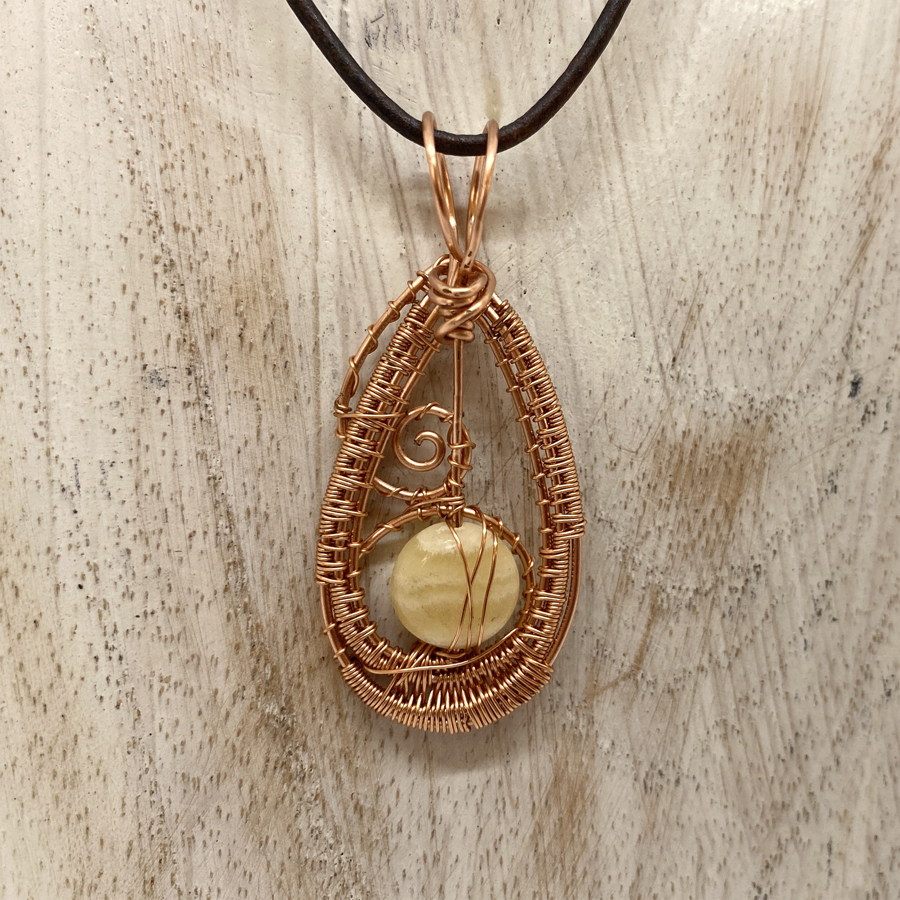 beige lace agate 1.png