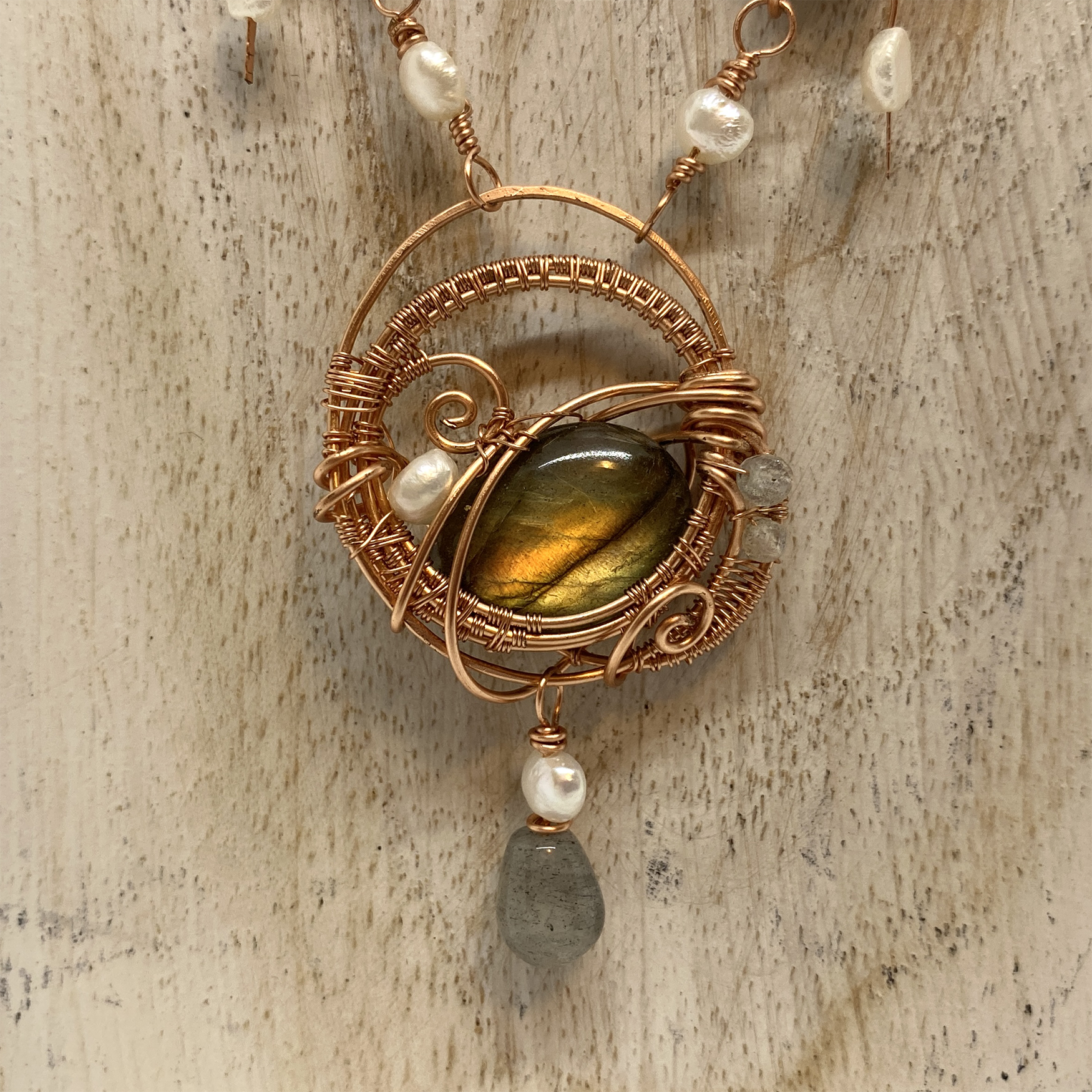 labradorite neck 4.png