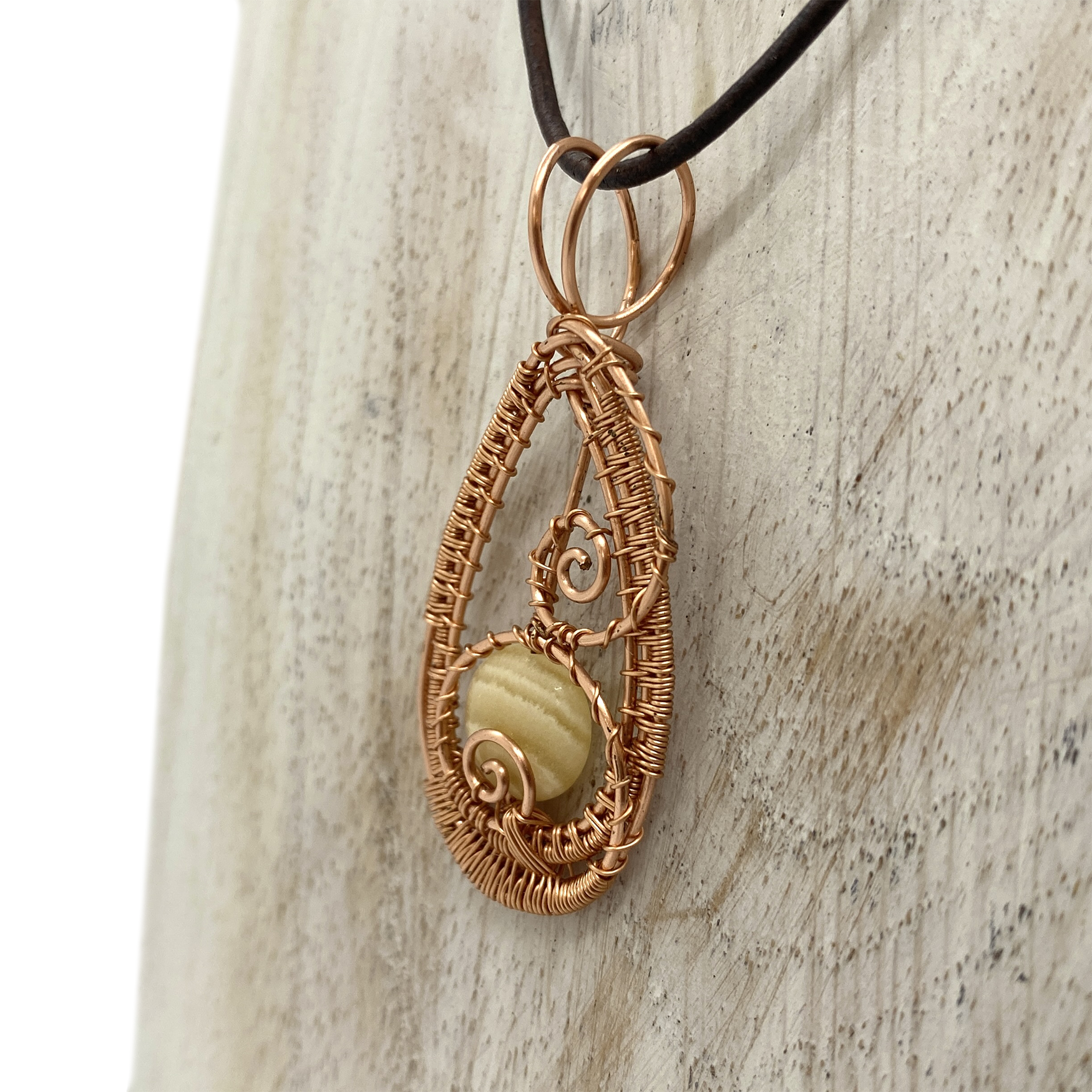 beige lace agate 1-3.png