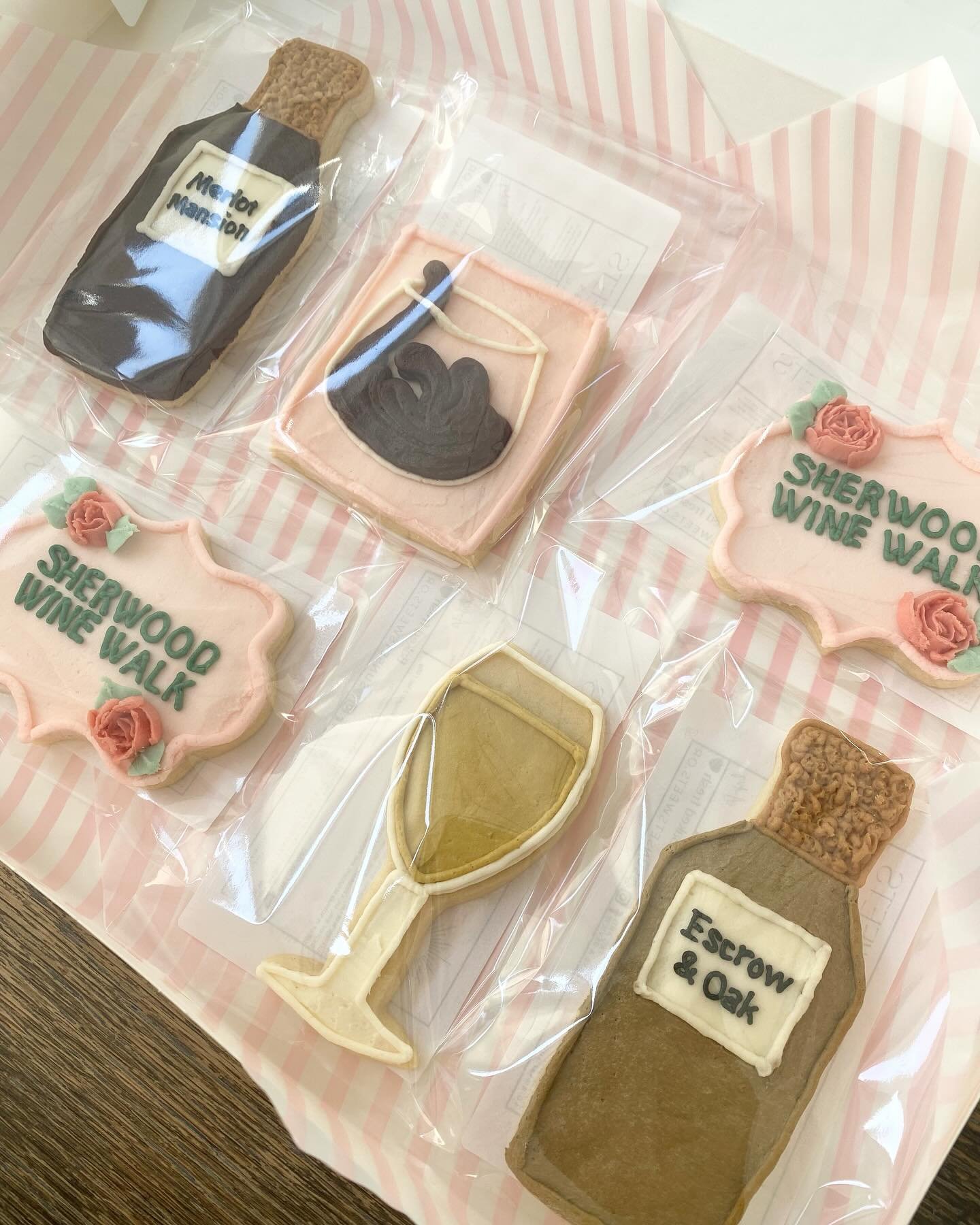The Sherwood Wine Walk is tomorrow, May 8th! Stop by @gardnerteamrealestate and you could win these cookies and more in their giveaway basket! 🍷

These were so fun to make! ❤️

#sherwoodwinewalk2025 #sherwoodmainstreet #sherwoodcookies #sherwoodoreg