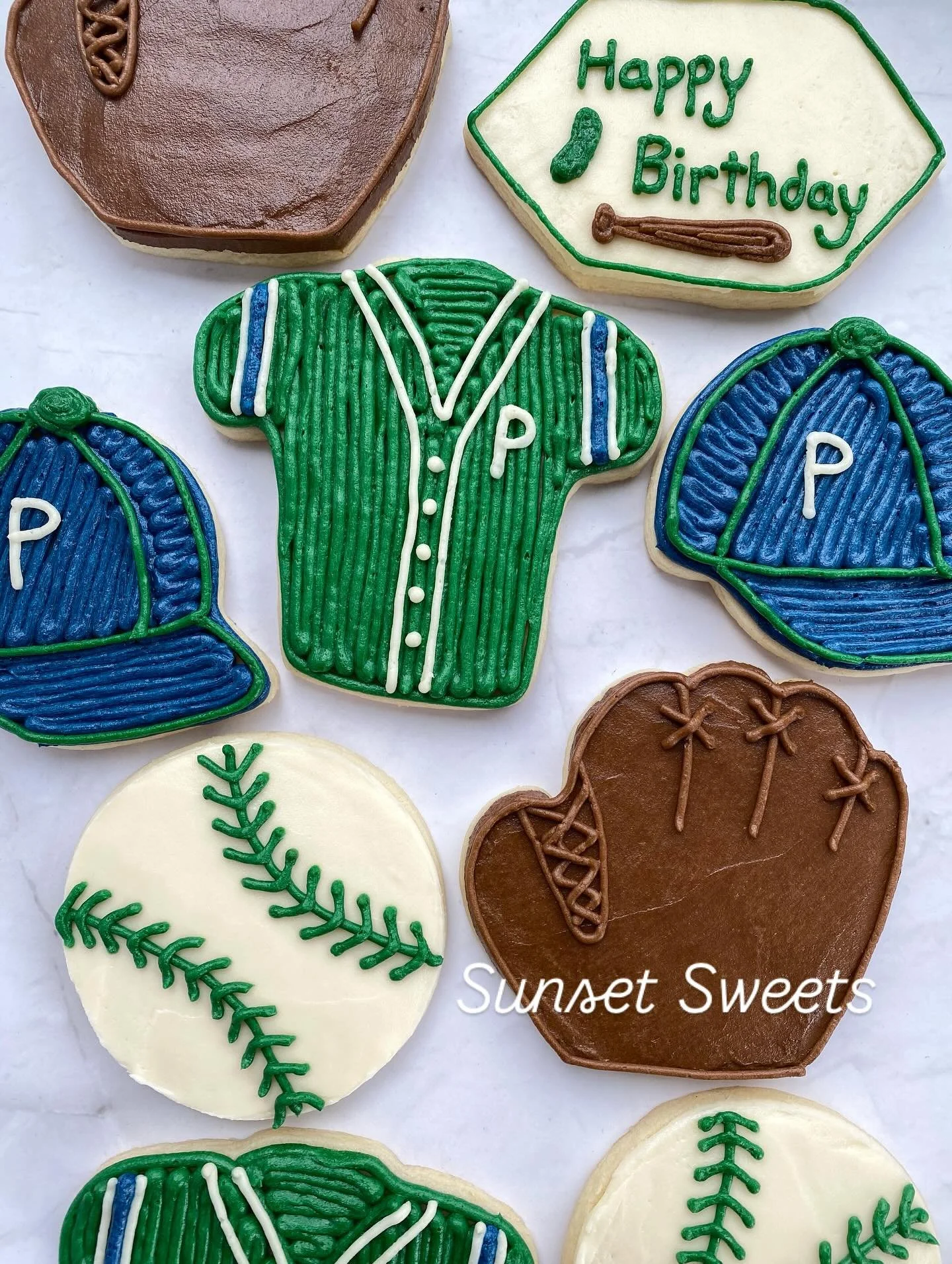 This was a fun way to celebrate a July birthday for a Portland baseball fan! While copyright limitations were followed we still got the fans approval! Play ball! ⚾️ 

#buttercreamcookies #baseballcookies #sherwoodcookies #customcookiessherwood