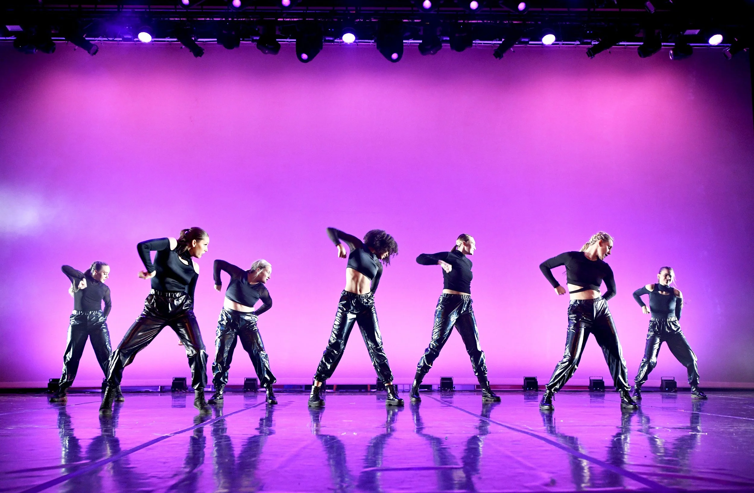 DanceCompany013.JPG