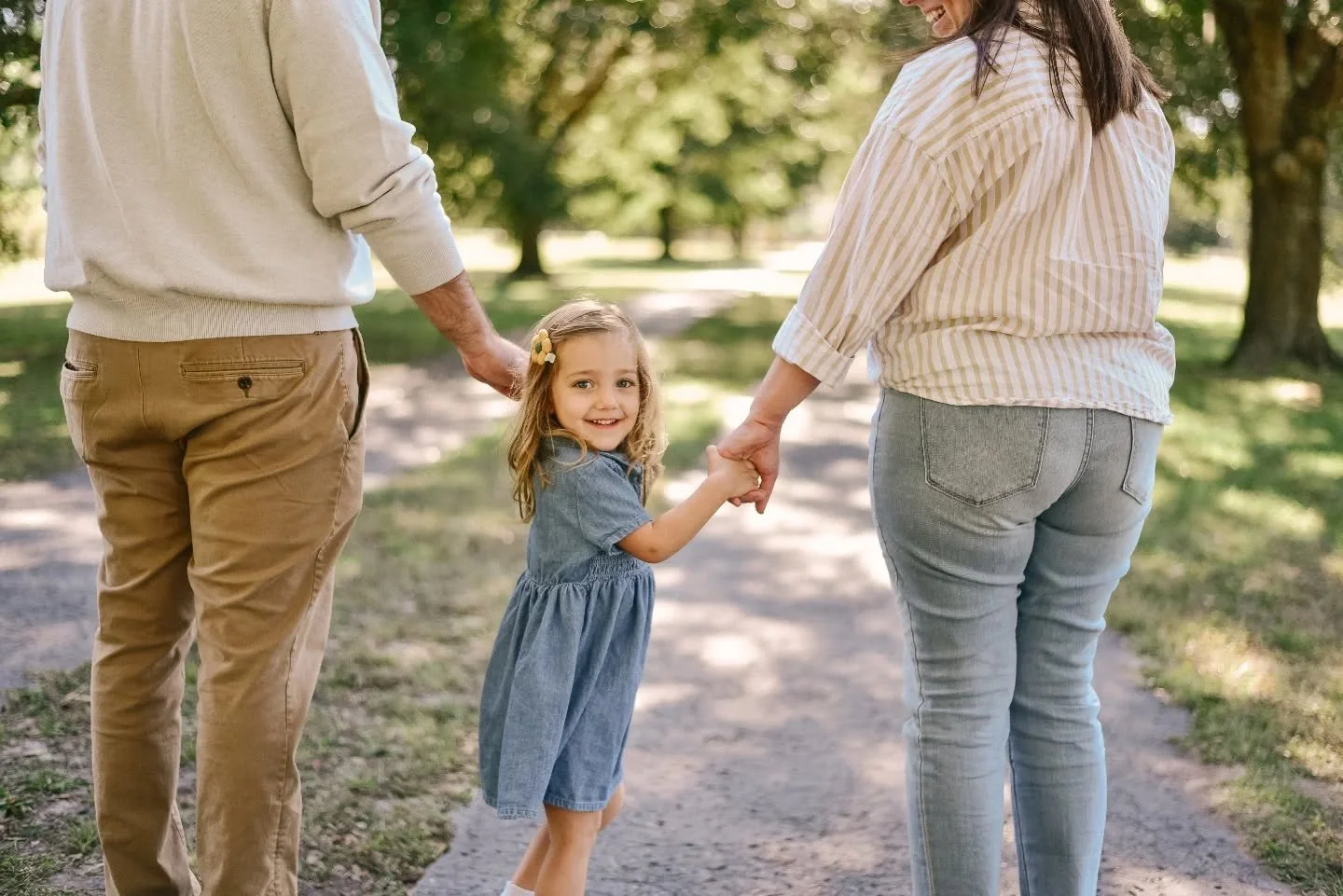 🌷🦋🐝🐣 Spring time is such a great time to get photos taken with your family! The weather is nice, we're feeling excited for summertime, and we're not worried about scheduling something between back-to-school or the holidays. I'm here when you're r