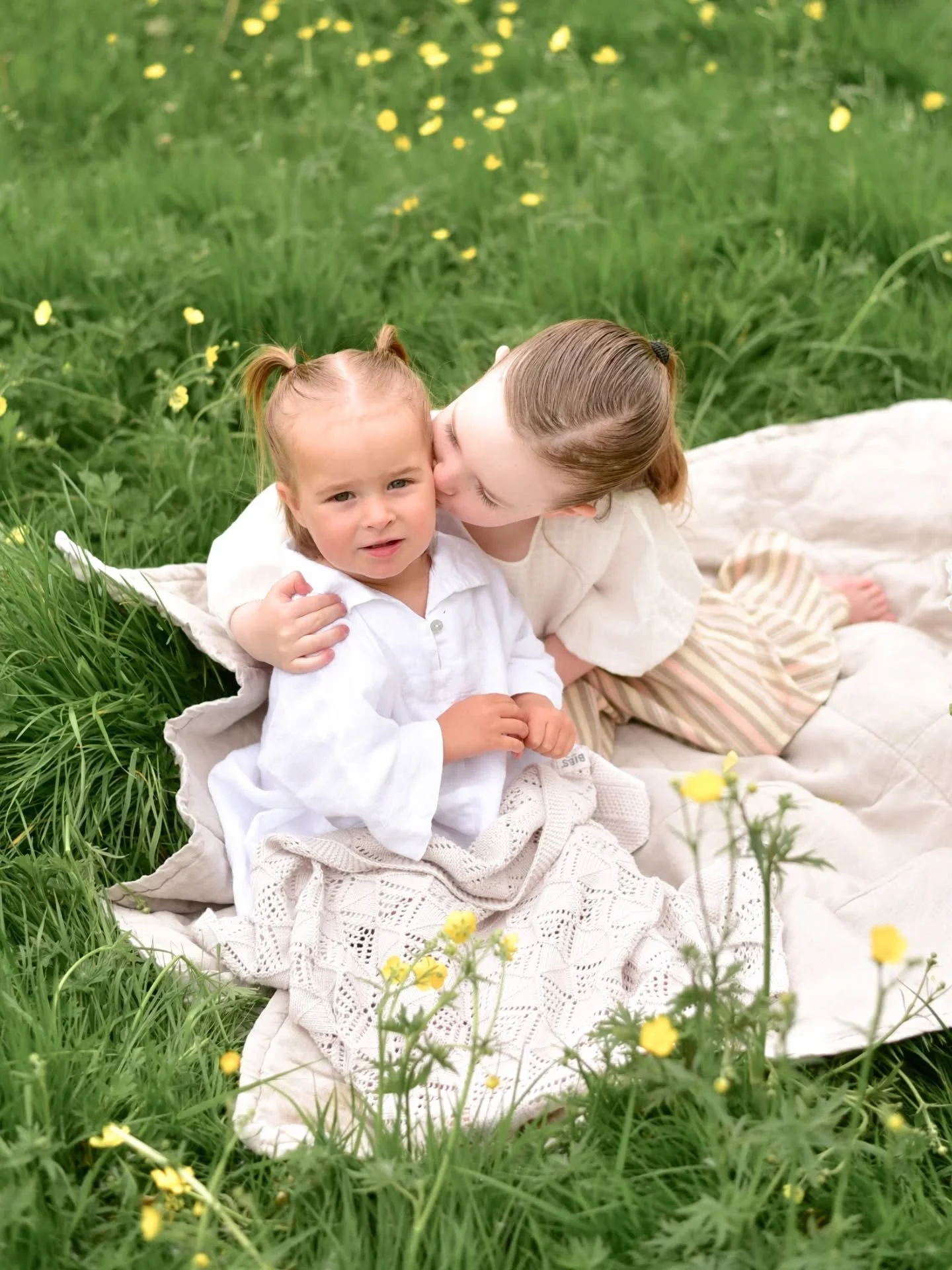 A few more little moments from this sweet portrait session 💛🥰