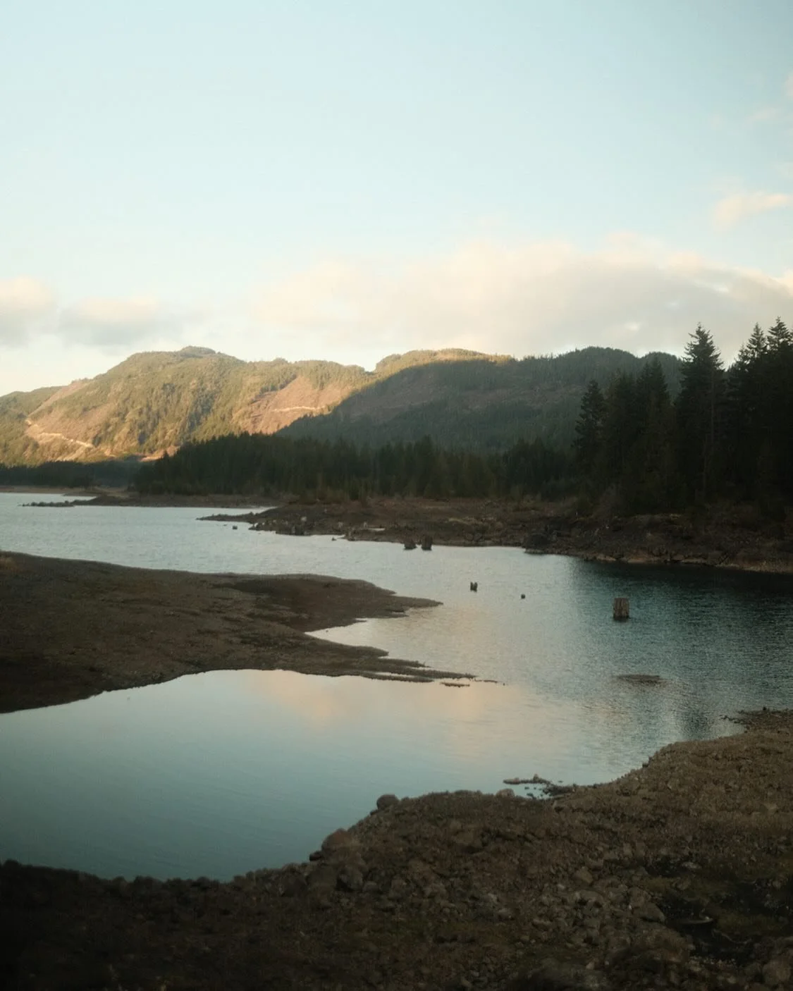 Imagine camping here! Oh my, Vancouver island is beautiful! #vancouverisland #campvi #northisland #camping