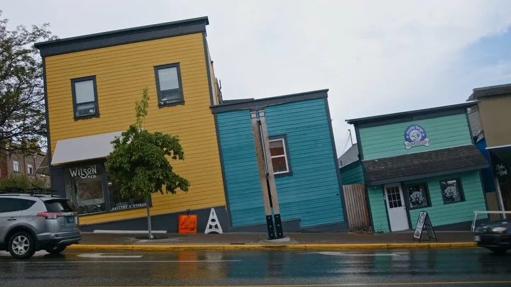 The people of Ladysmith never skip leg day when walking around the town! It&rsquo;s like a tiny San Francisco. With its many local shops and incredible bakeries, it&rsquo;s really one of my favourite places on #vancouverisland
#ladysmith @ladysmithbc