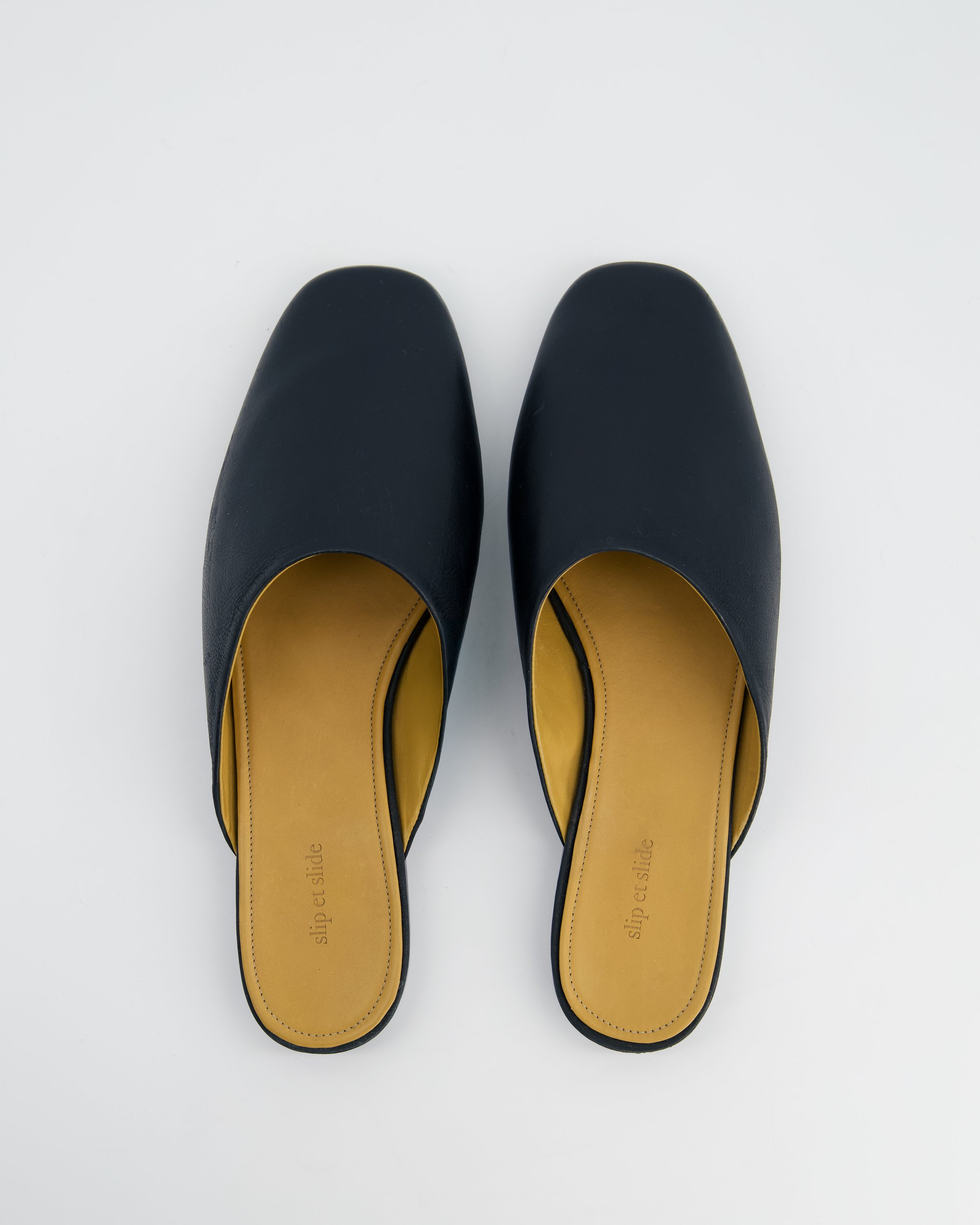 FLAT SLIPPER-Top2.jpg