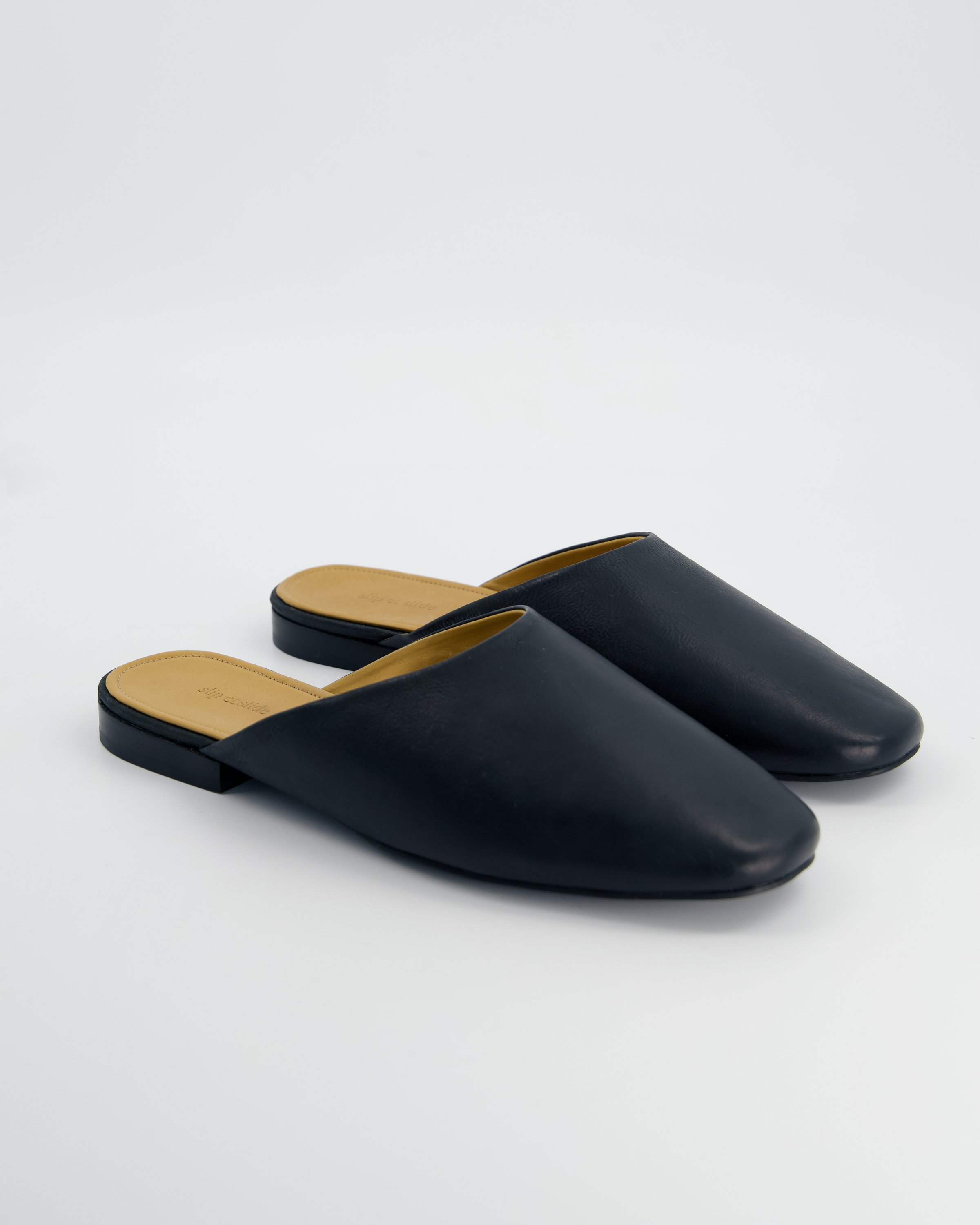 FLAT SLIPPER-Bottom2.jpg