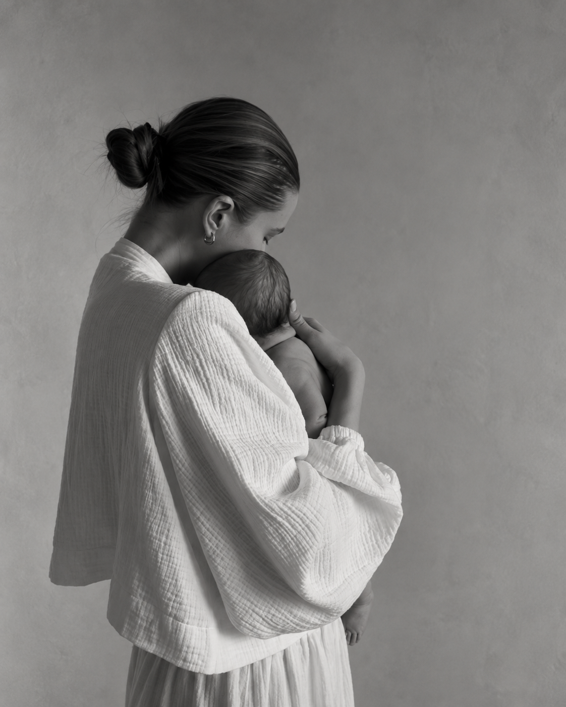 Why Can Motherhood Feel So Lonely After Having a Baby?