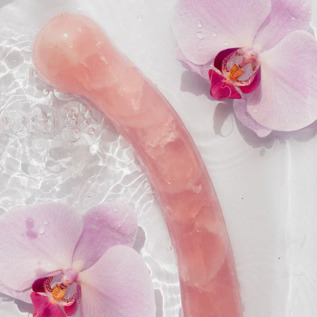 rose-quartz-amrita-wand-r-waands-6-29465855754452_650x650_crop_center.webp