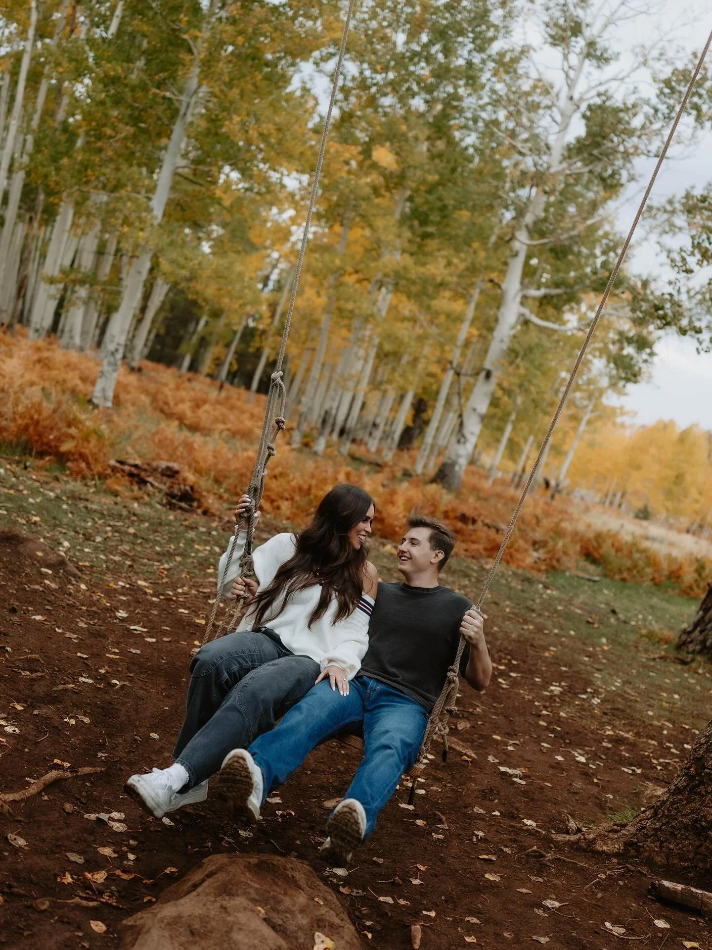 Posting Elise + Ethan because you can never have enough love and fall on your feed 🍂🍁🤎