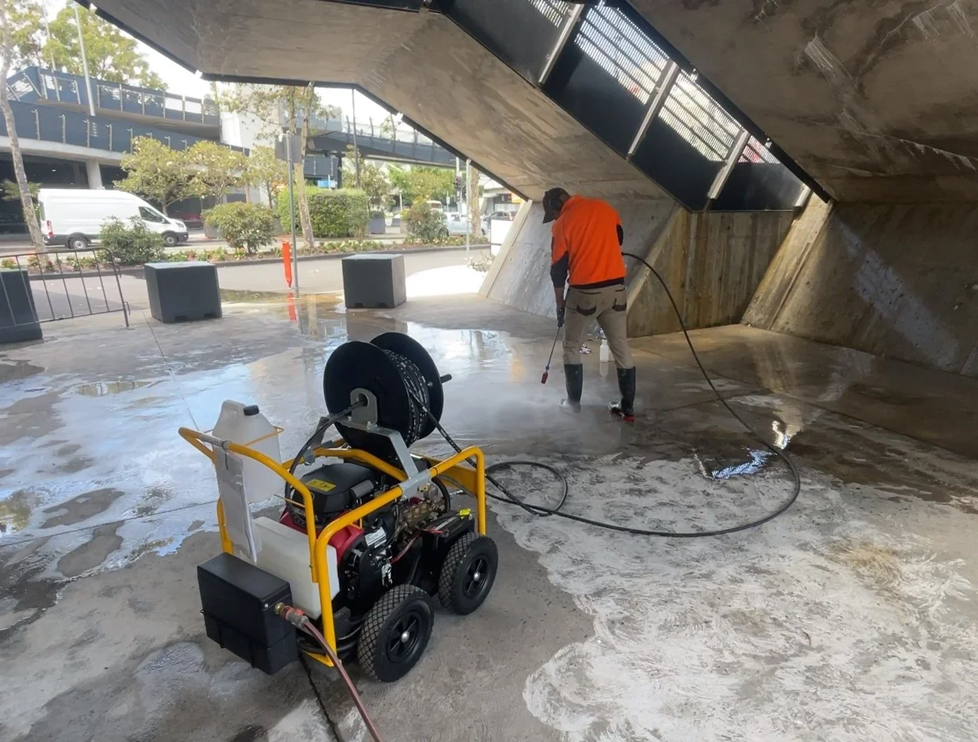 Pressure cleaning, 5000psi.jpg