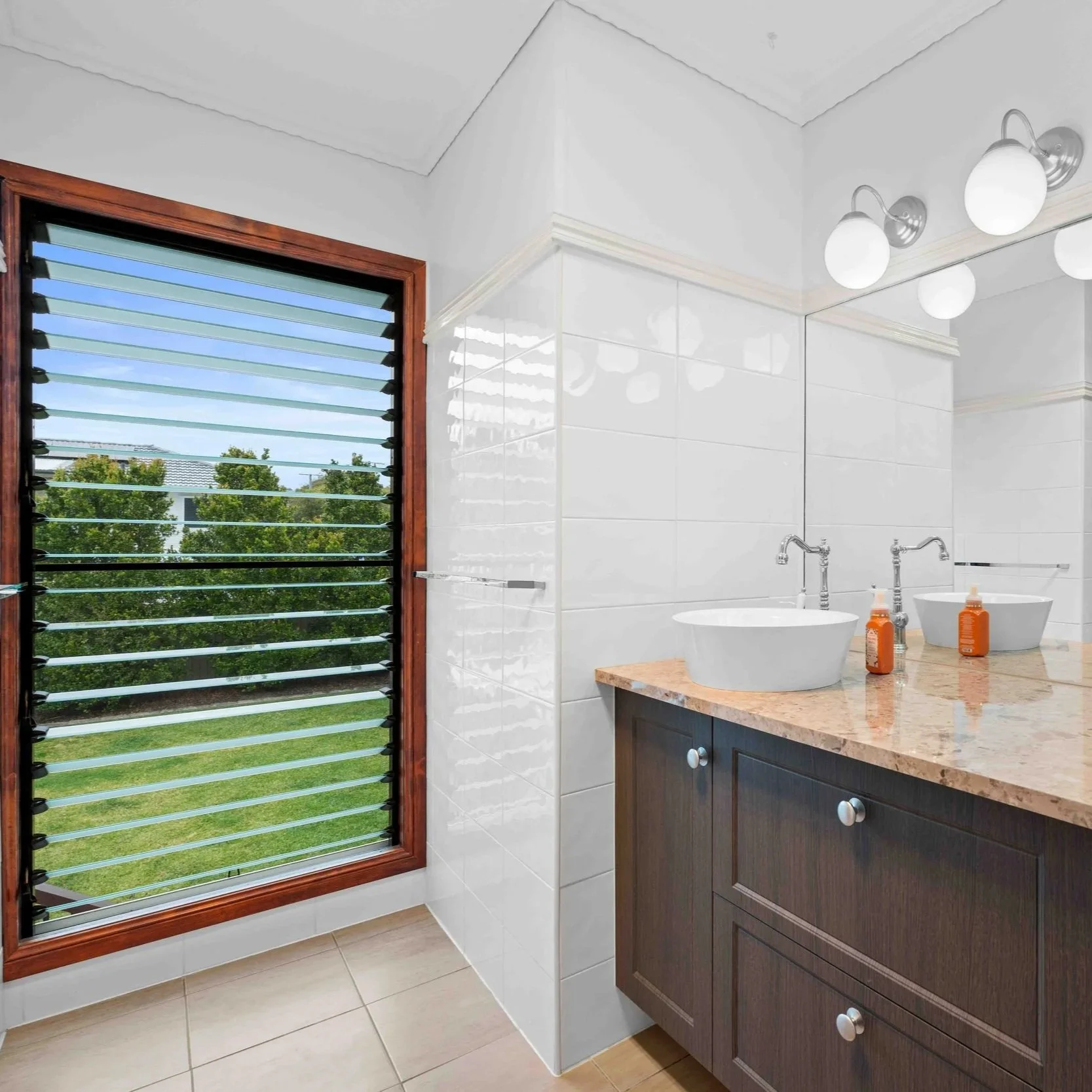 10 Kurrowah Crescent - Margate - Baylife-8.jpg