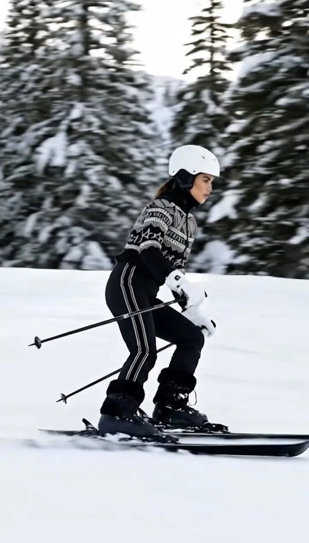 The Ski Lodge Edit: How to Look Effortlessly Chic On and Off the Mountain