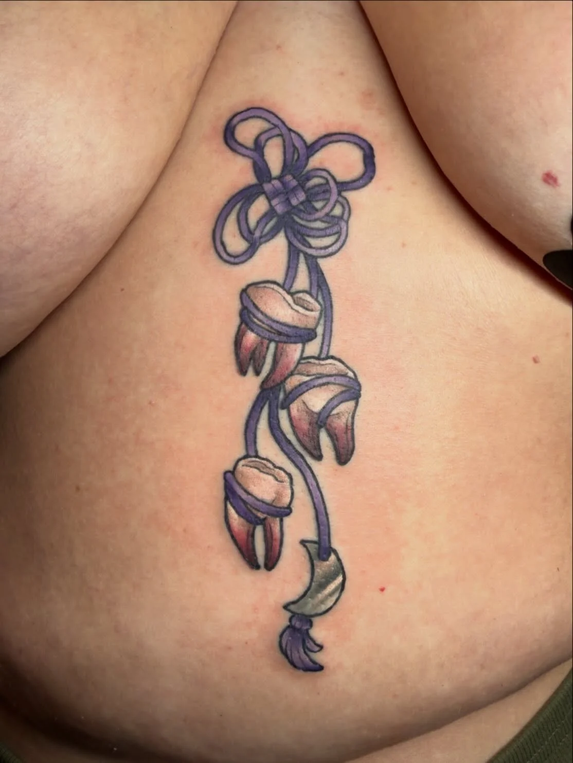 Where&rsquo;s the tooth fairy when you need her? 🦷 thanks Kim!
.
.
.
#halloweentattoo #teethtattoo #spookytattoo #ladytattooers #aztattooers #phoenixtattooers #tattoosnob