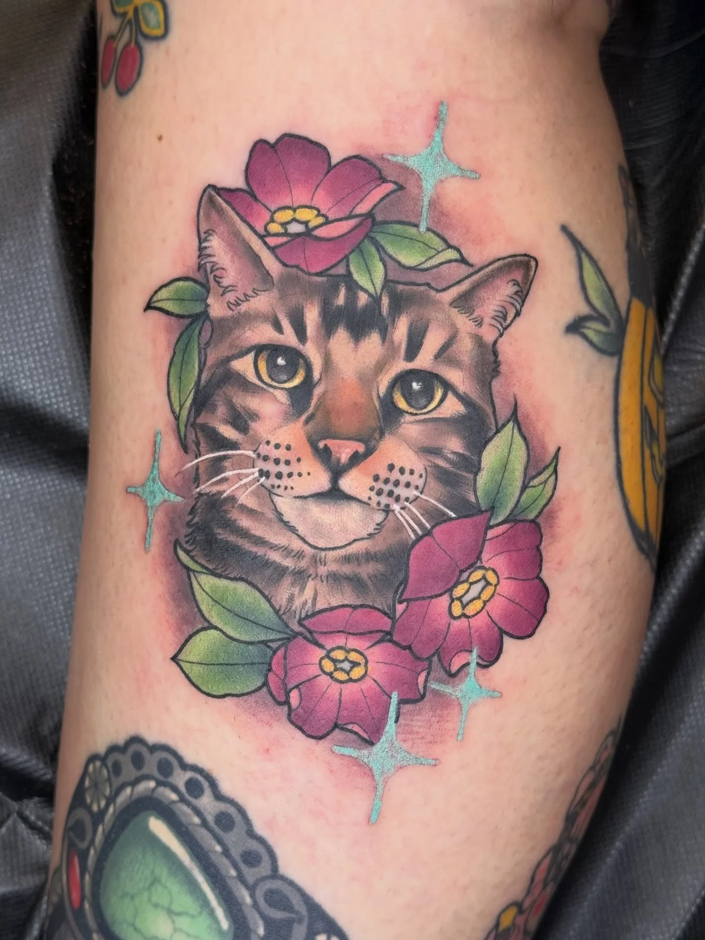 A portrait of Kayla&rsquo;s sweet baby 💕✨ thanks as always🩵
.
.
.
.
#cattattoo #cattoo #animaltattoo #ladytattooers #aztattooers #phoenixtattooers #tattoosnob