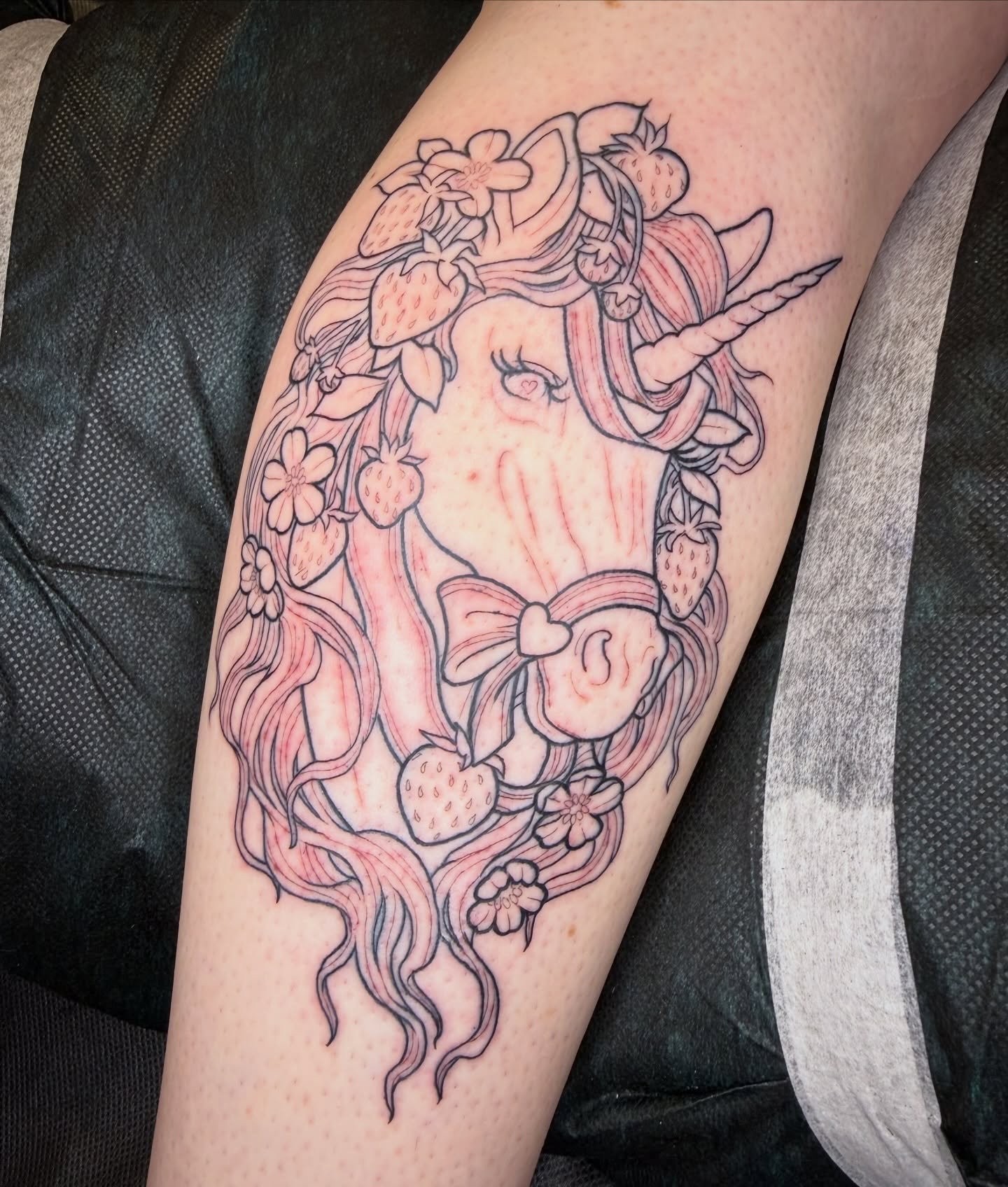 Lines for this sweet strawberry unicorn 🍓💕color soon - thanks Emma!
.
.
.
.
#unicorn #unicorntattoo #ladytattooers #aztattooers #phoenixtattooers #tattoosnob