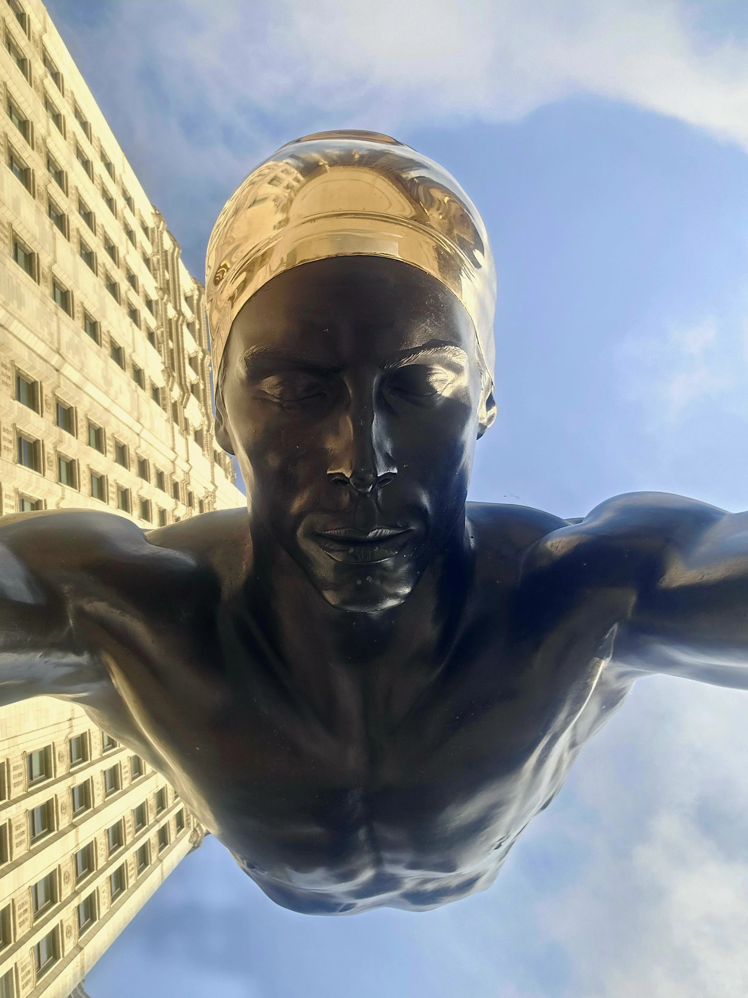 the diver from below his face