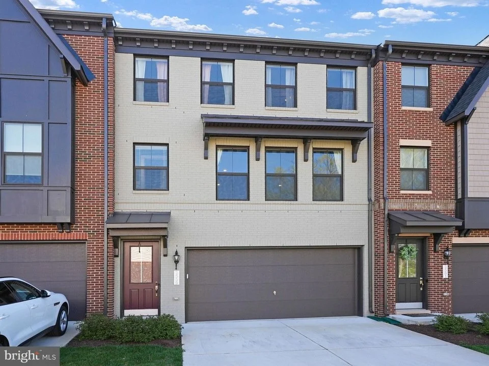 2559-james-david-way-alexandria-va-primaryphoto.jpg