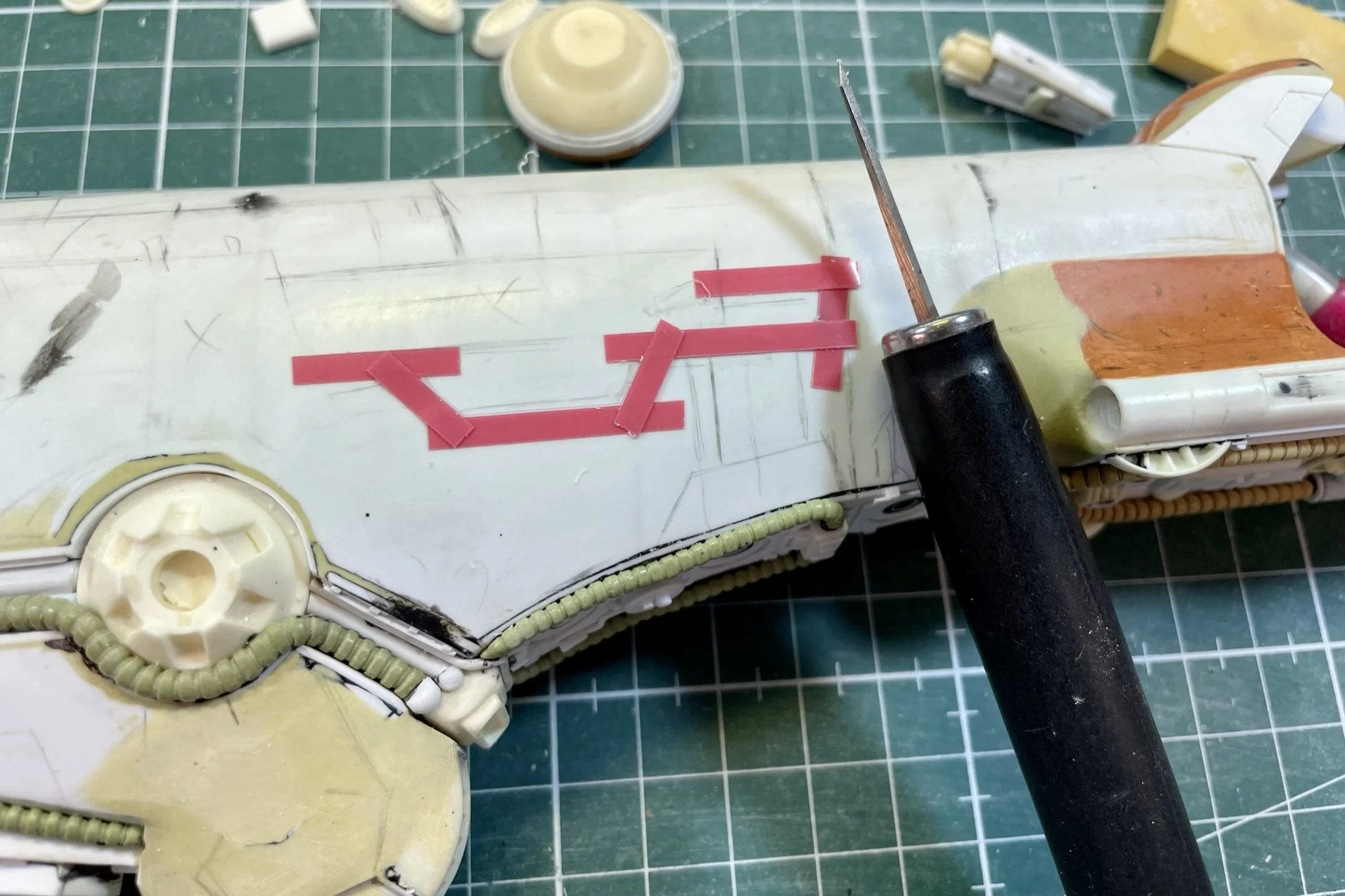 Scribing, engraving and panel lining