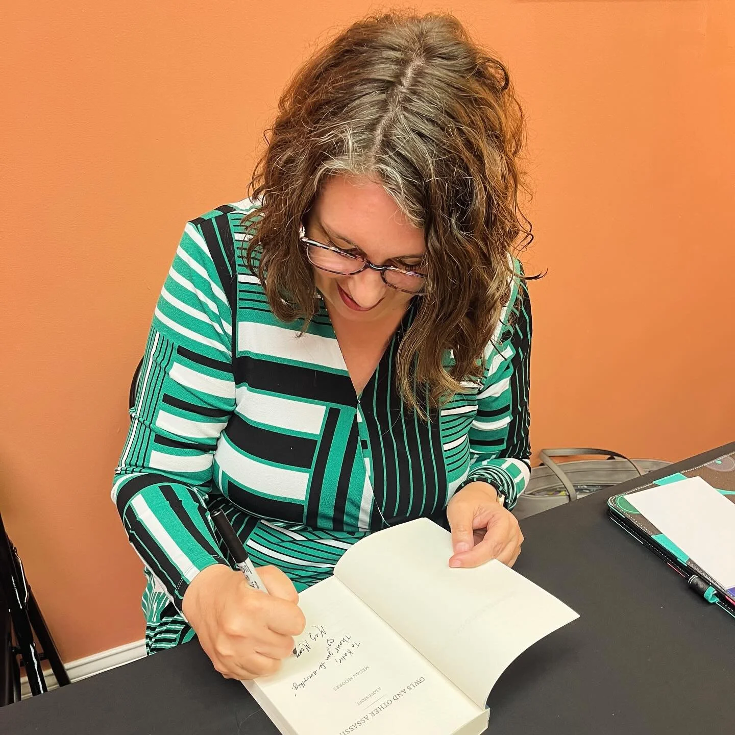 Lovely book signing day at @inkdrinkersanonymous. Support your local bookstores and authors! 

#romanceauthors #romanceauthorsofinstagram #owlsandotherassassins #🦉 #booksigning #independentbookstoreday