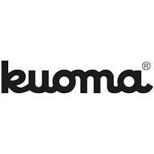 Kuvassa on valkoinen tausta ja musta teksti 'kuoma'. (kuoman logo)