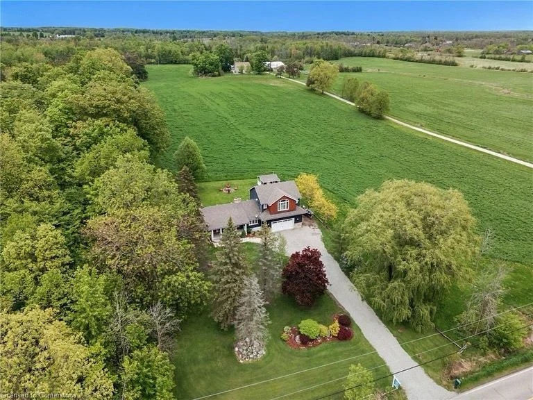 Two incredibly beautiful country properties, two really happy buyers!! 🤍

Congratulations to my clients on their recent purchases in Cambridge &amp; Flamborough 🏡🪴🐓