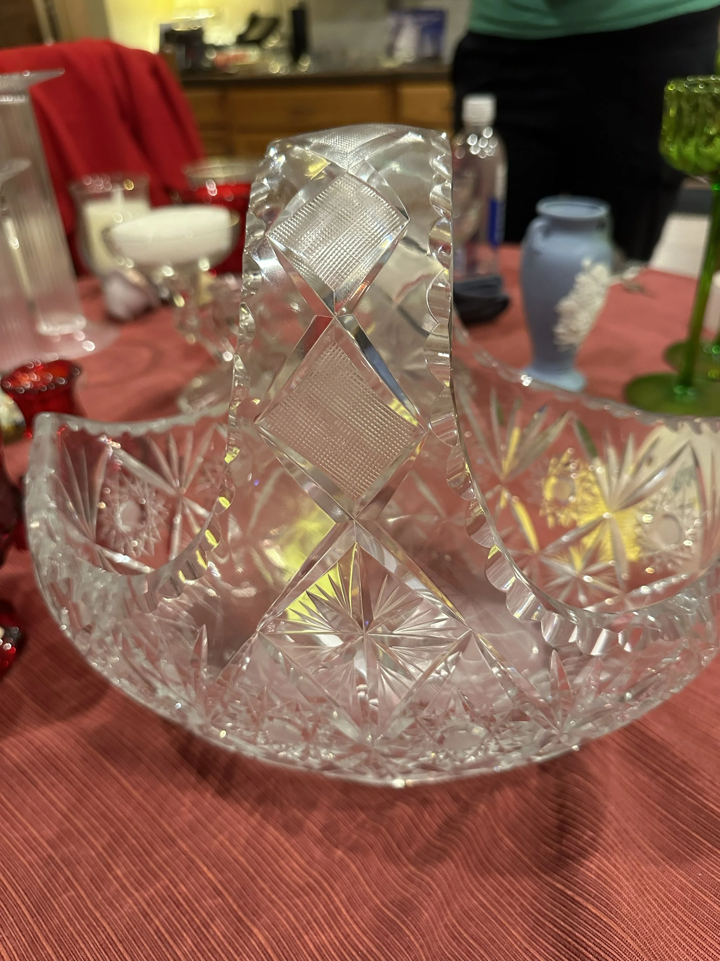 Crystal Leaded lg Basket w handle.jpg