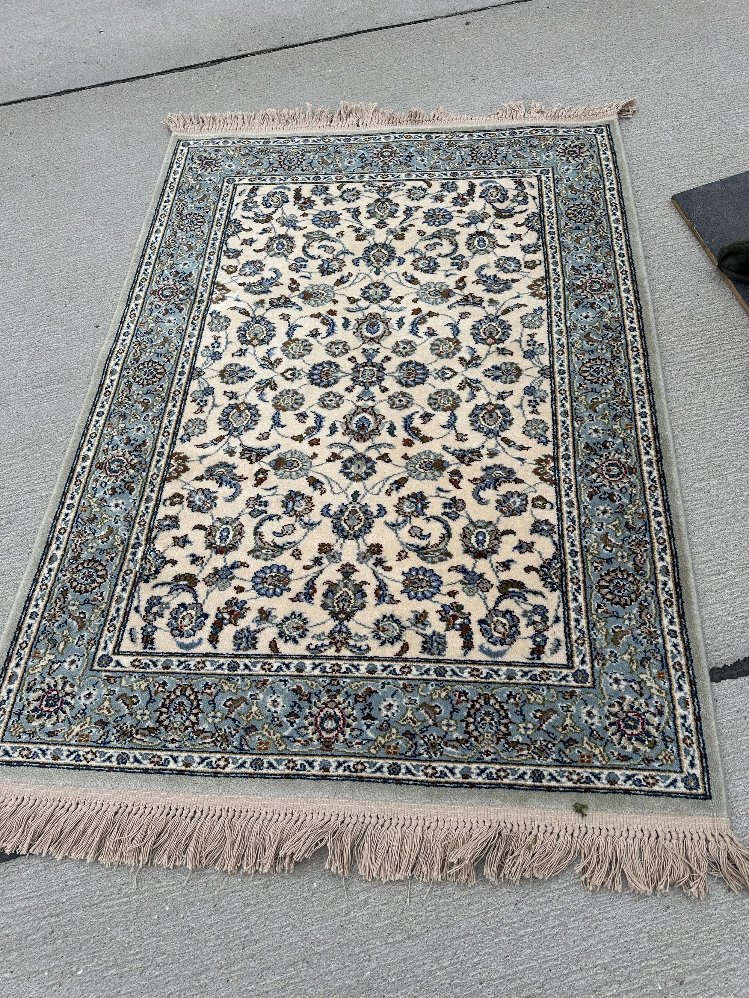 Karastan Rug 4.3 x 6 small floral green blue.jpg