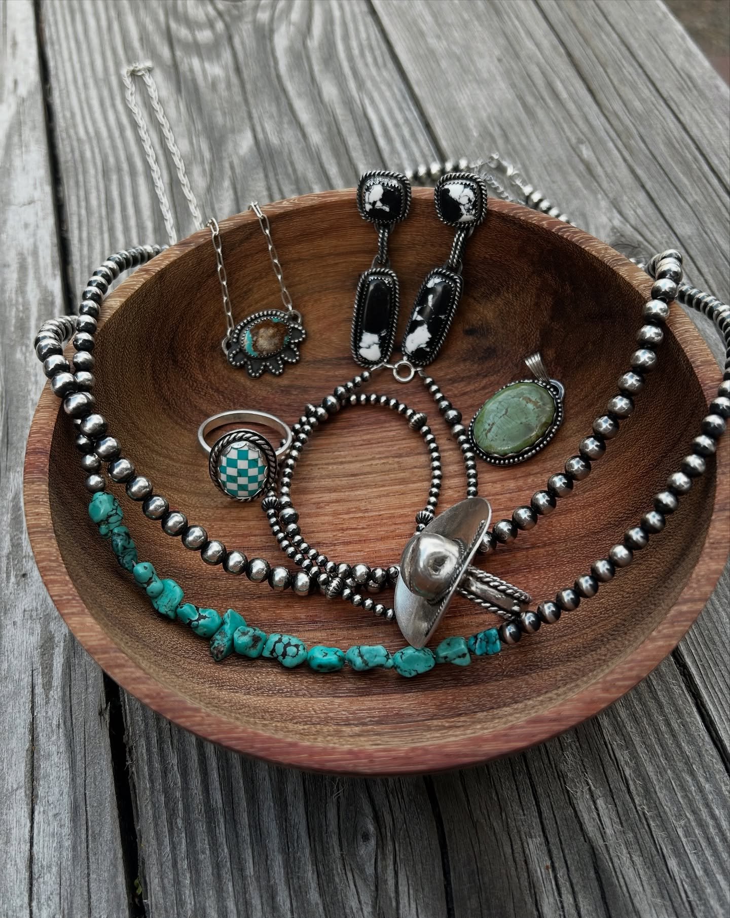 A few things that have just been posted on the website. Shop now for your favorites!

#smallwesternbusiness #sterlingsilver #handmade #jewelry #turquoise #cute
