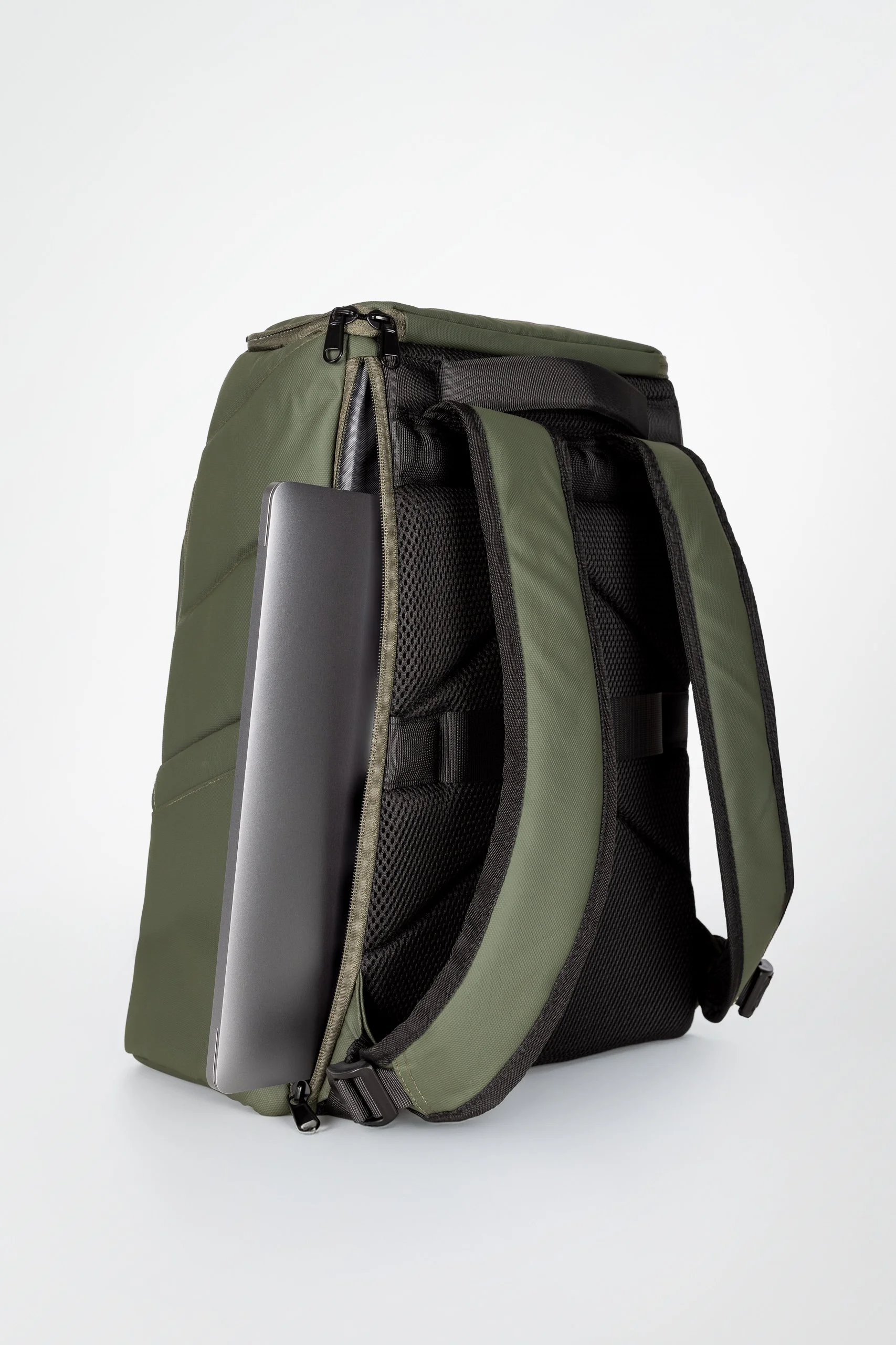 4894526099657_Des_2_Ferrelli_Urban_Laptop.jpg