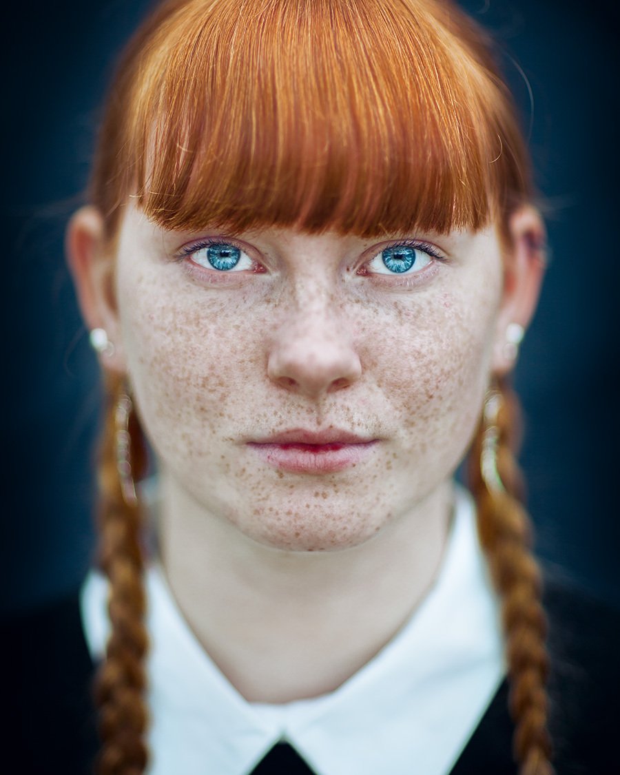 Portret van een roodharig meisje