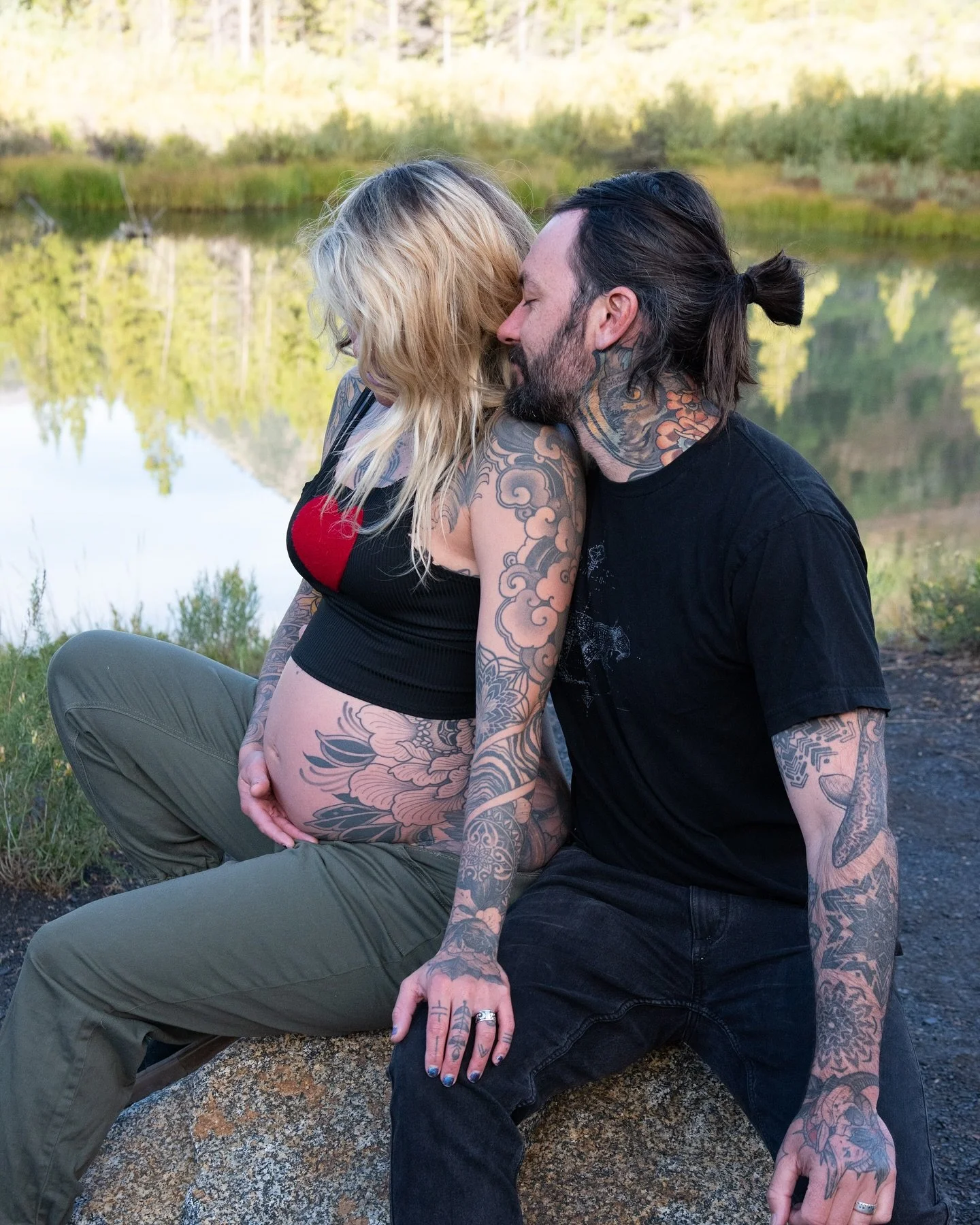 We have a baby coming this month!! If you&rsquo;re looking to get tattooed this fall, I have a couple spots open before taking some time off to care for our new family. 

My sister @mstevenson_photo recently moved to CB and captures great family port