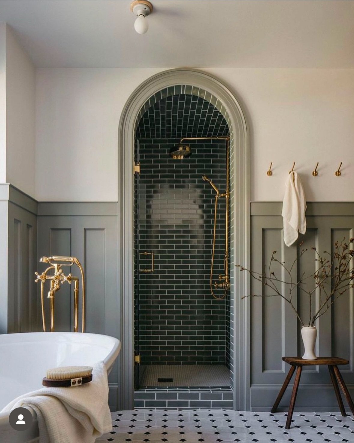 Panelled wood #bathroominspiration in modern and traditional styles 💭 

Image credits tagged. 

#bathroom #bathroomlove #bathroomdesign #bathroomrenovation