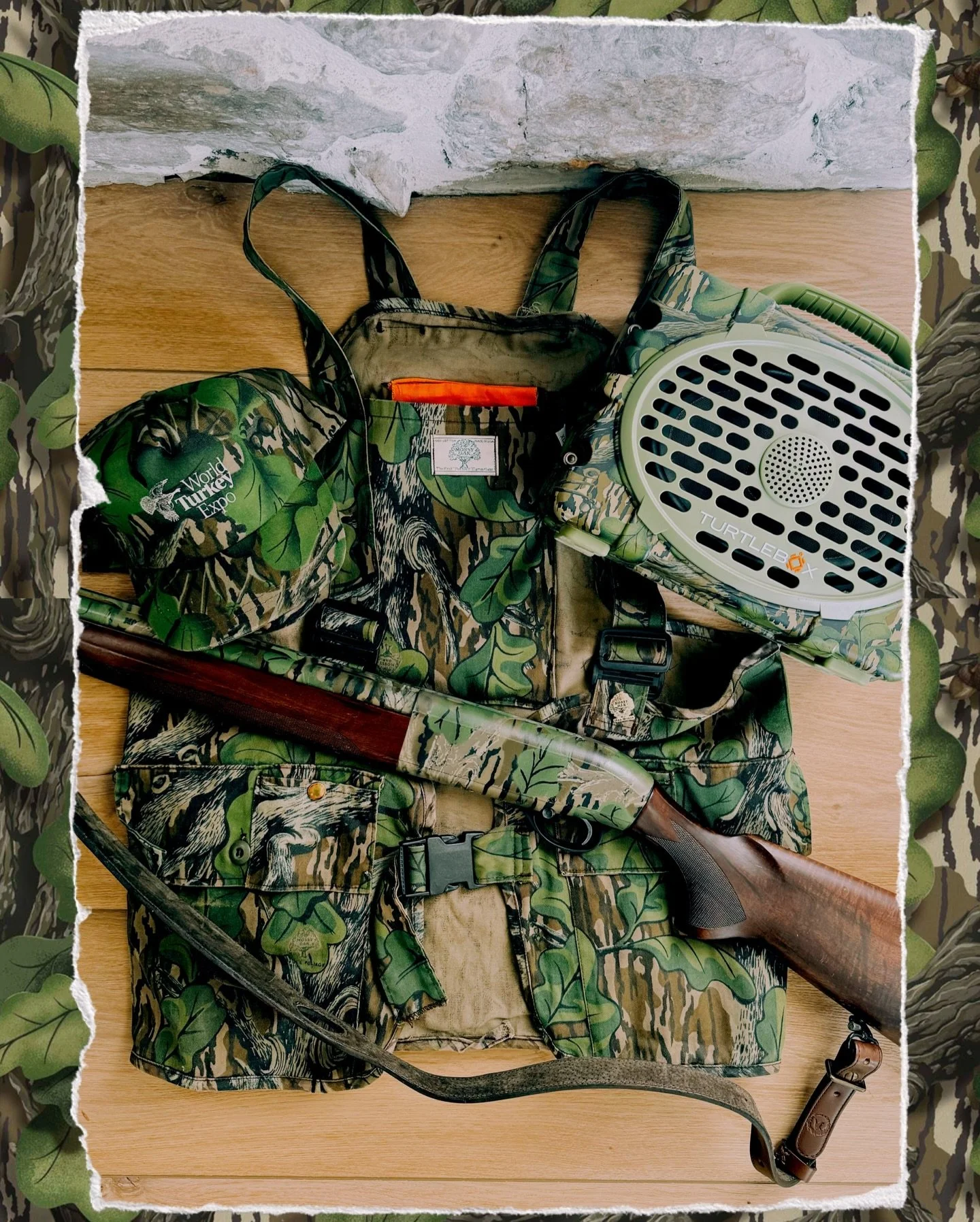 Full foliage gun finished for @vintage.sportsman 
🦆
🦆
🦆
#smokinquack #smokinquackoutdoors #arkansas #mossyoak #camo