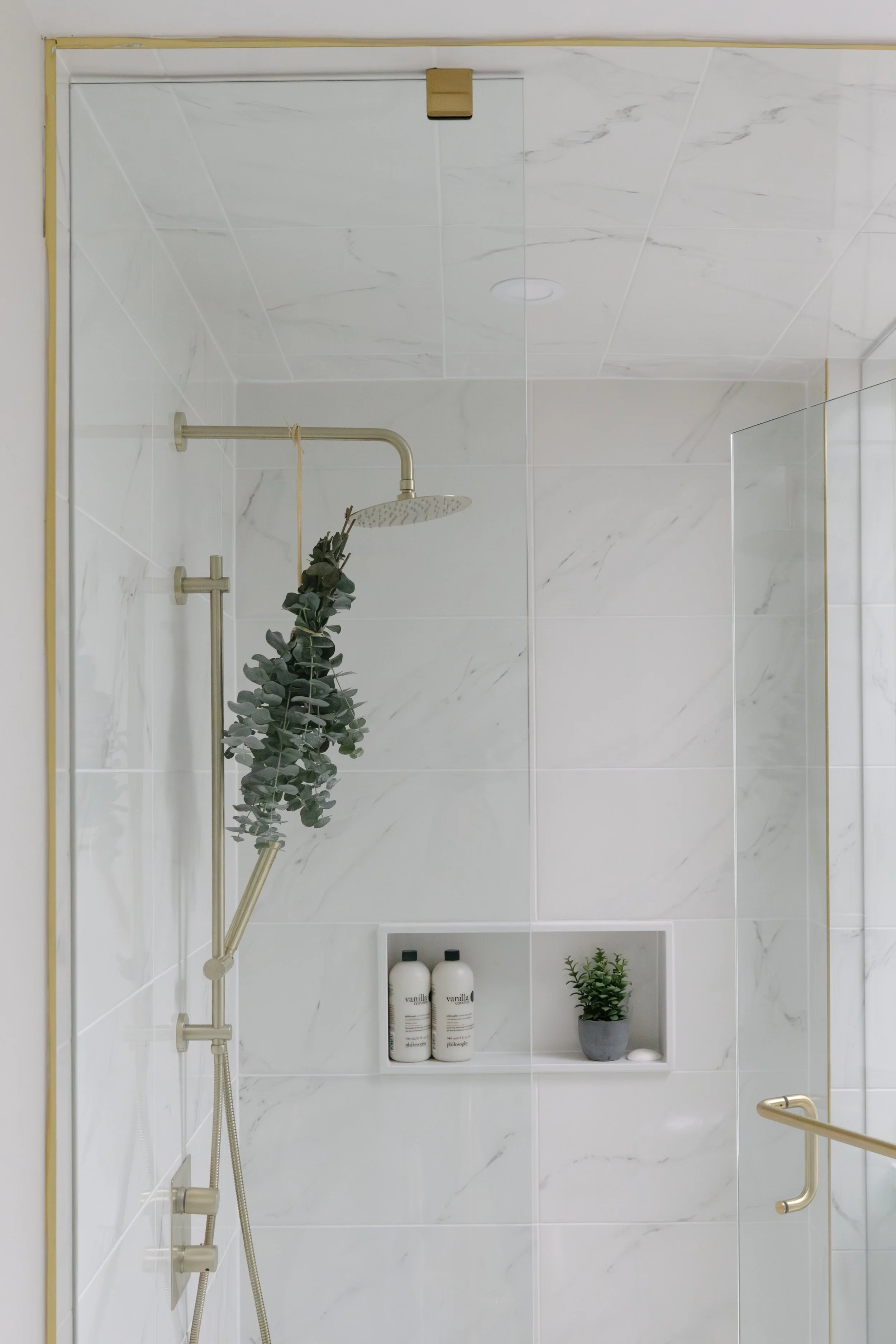 Modern Bathroom Interior Design in the GTA