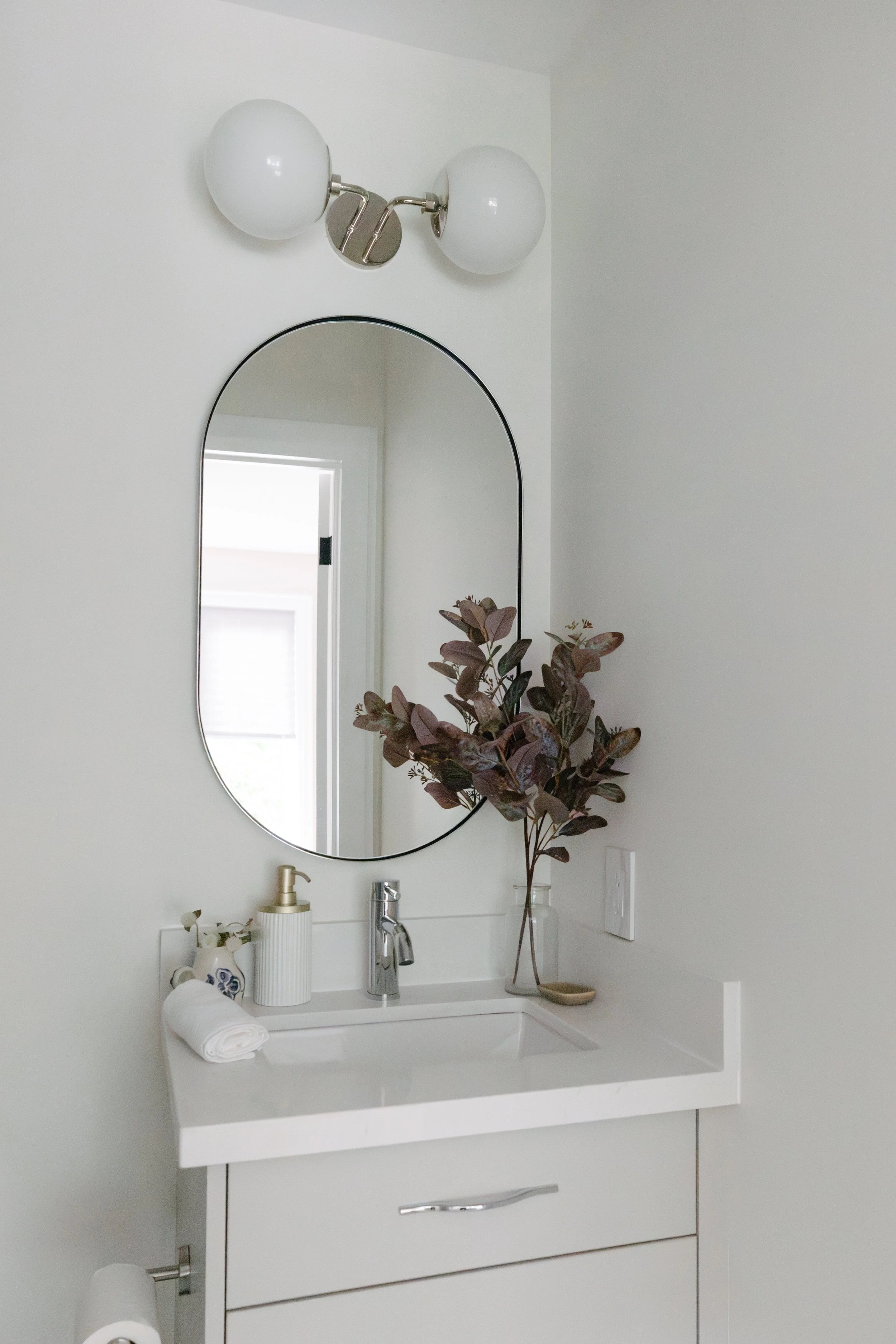Transitional Full Service Bathroom Renovation in Toronto
