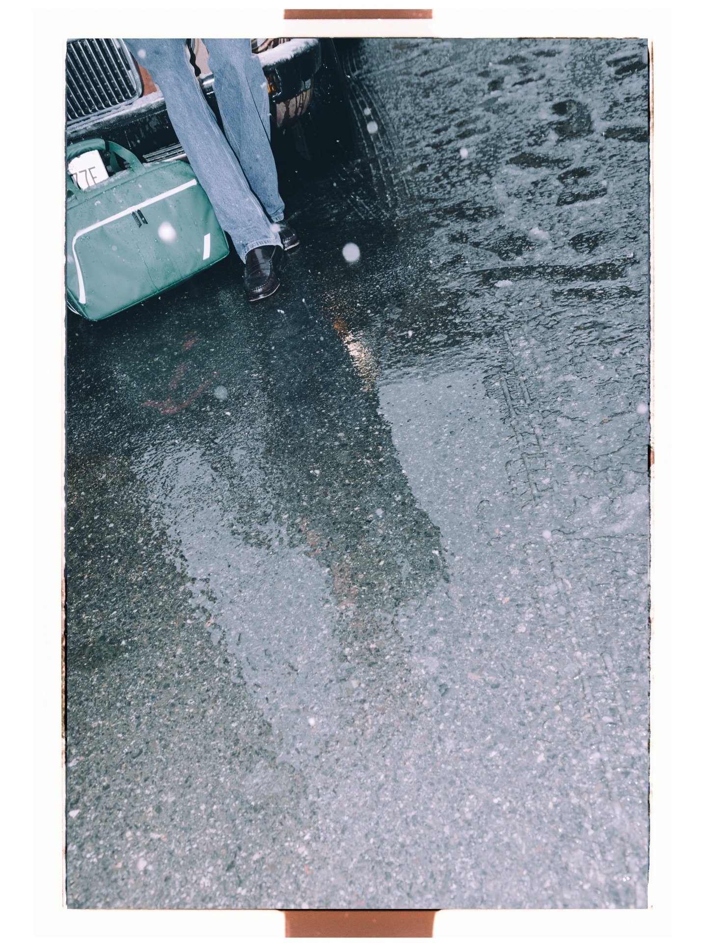 Bombing around Livingston is never complete without a pop into the Murray&hellip; Doesn&rsquo;t get any more classic than that. 
#explorersofallstripes #roadtrip #adventure #explore @historicmurrayhotel  @camden.miller